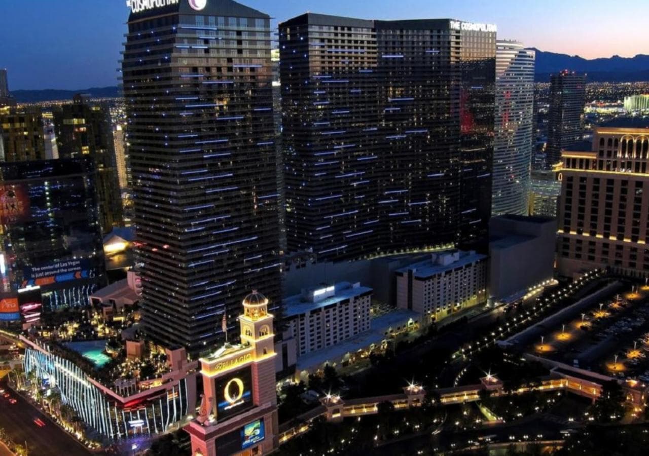 StripViewSuites at Jockey Club — 4
