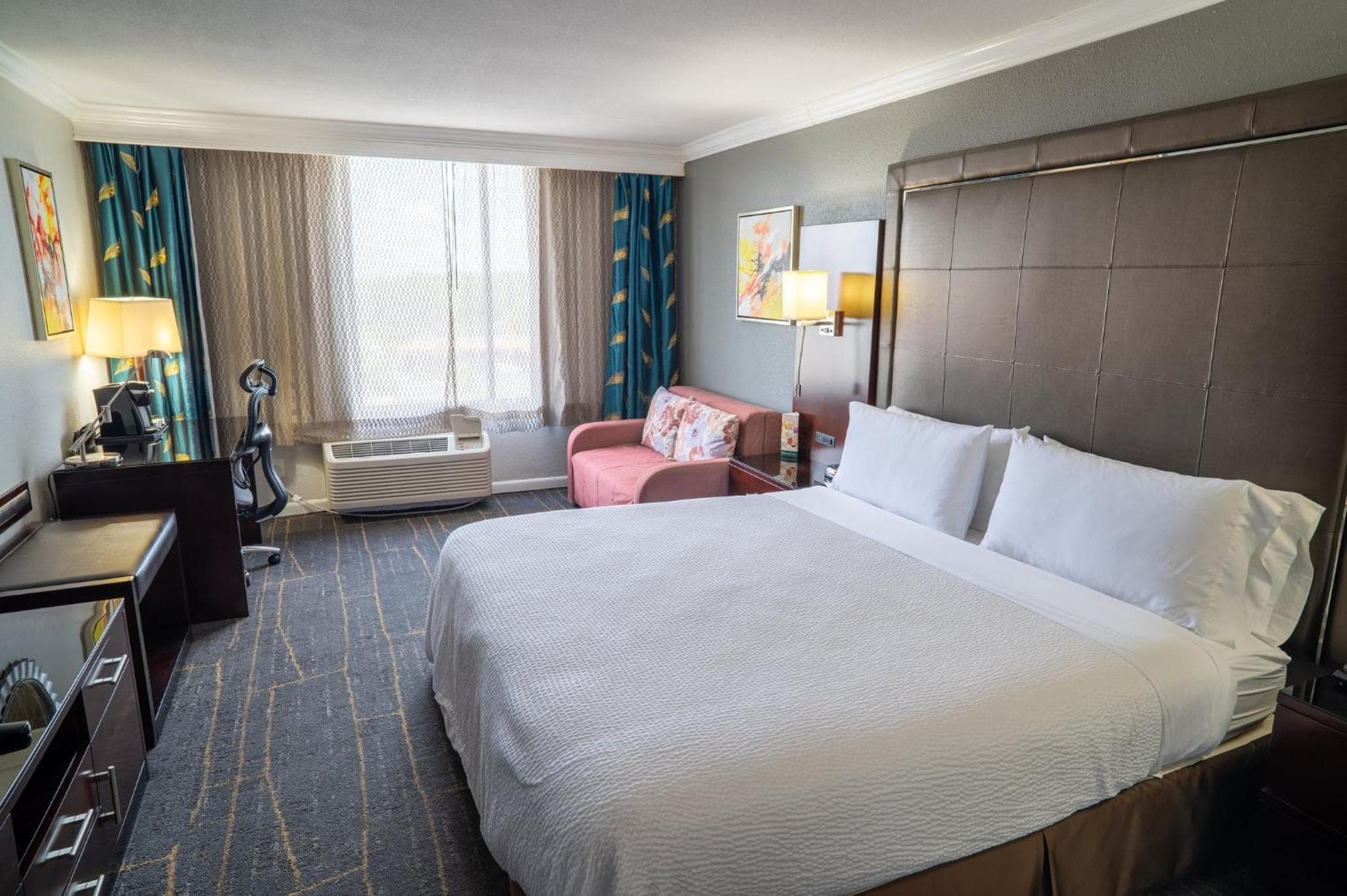 Holiday Inn Orlando East-UCF Area by IHG — 14
