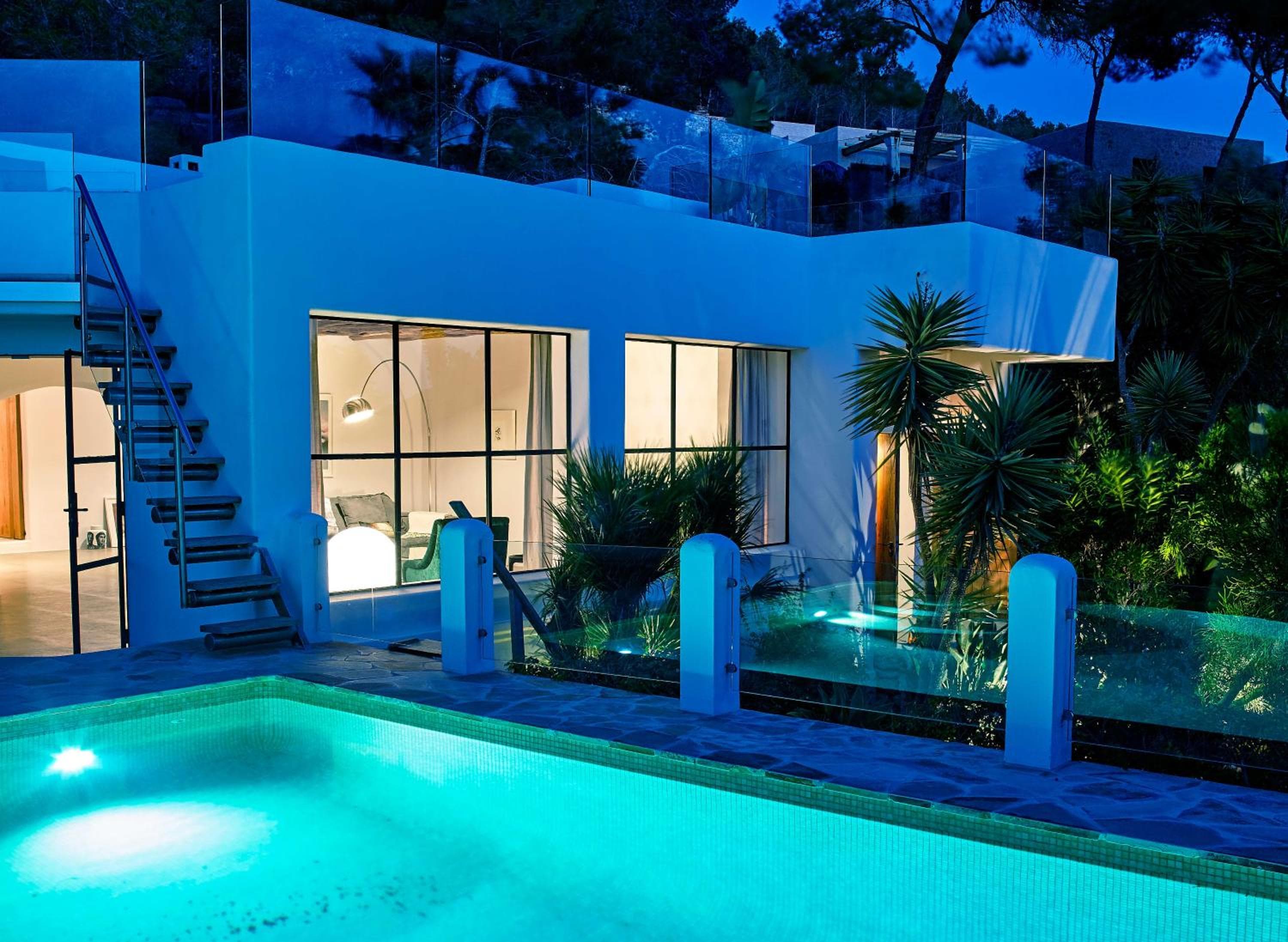 Stylish 5 bedroom luxury villa with pool and sauna — 14