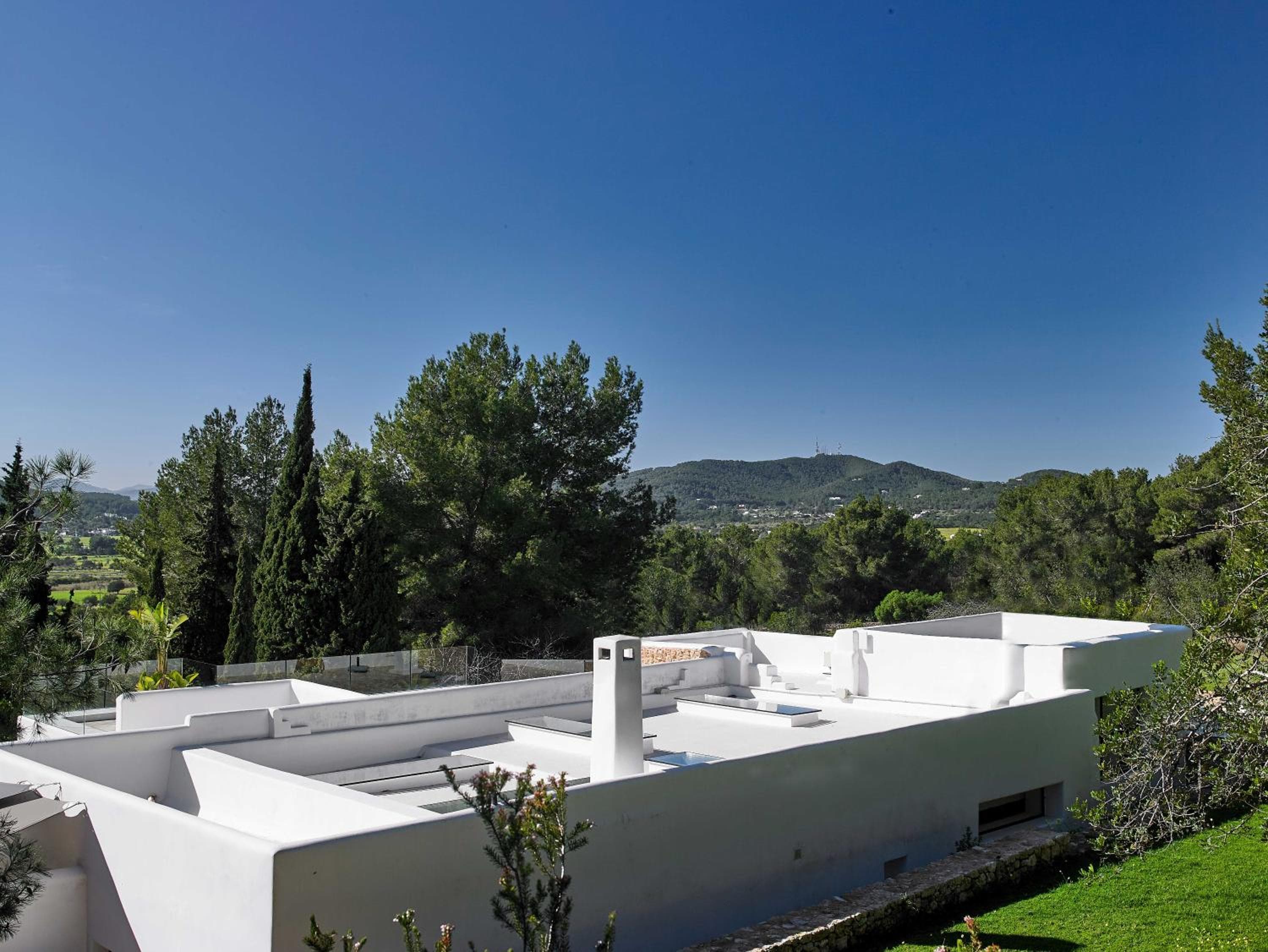 Stylish 5 bedroom luxury villa with pool and sauna — 7