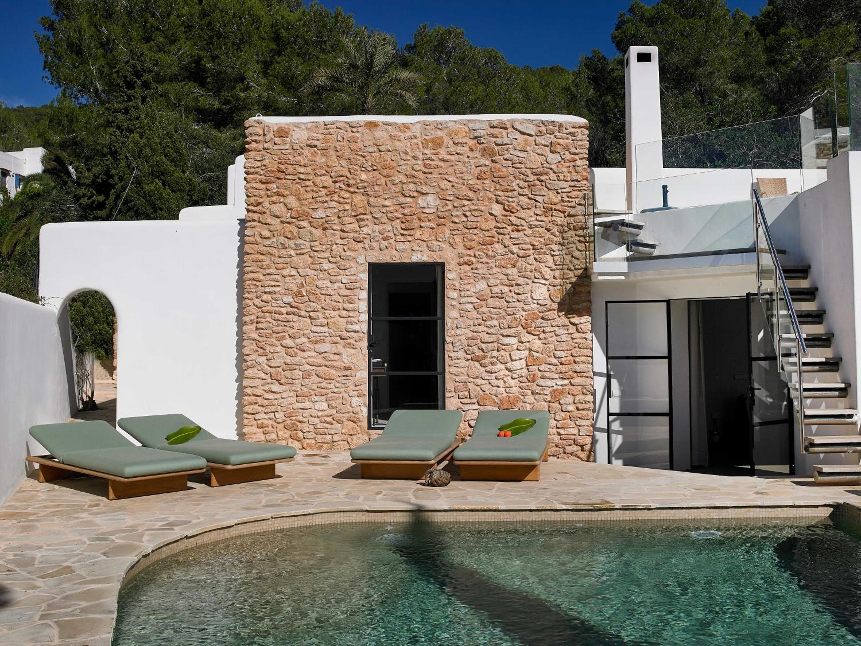 Stylish 5 bedroom luxury villa with pool and sauna — 8