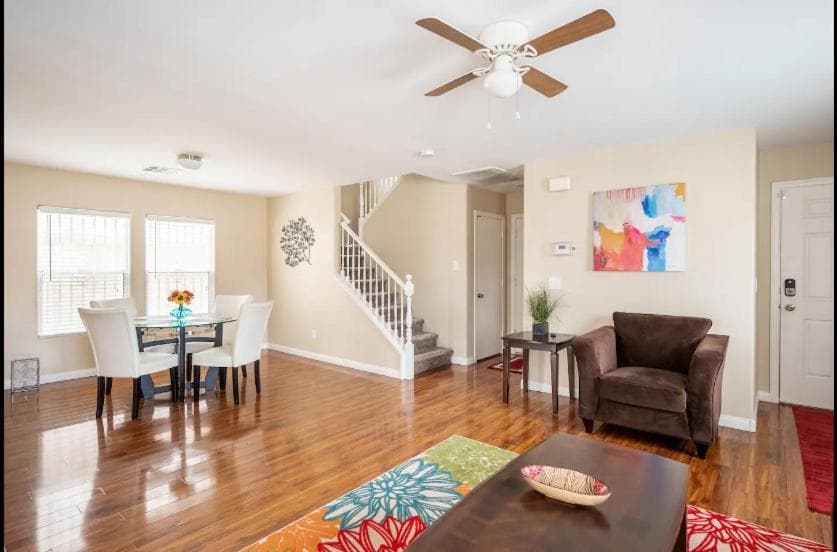 4 bedroom North Las Vegas with pool — 5