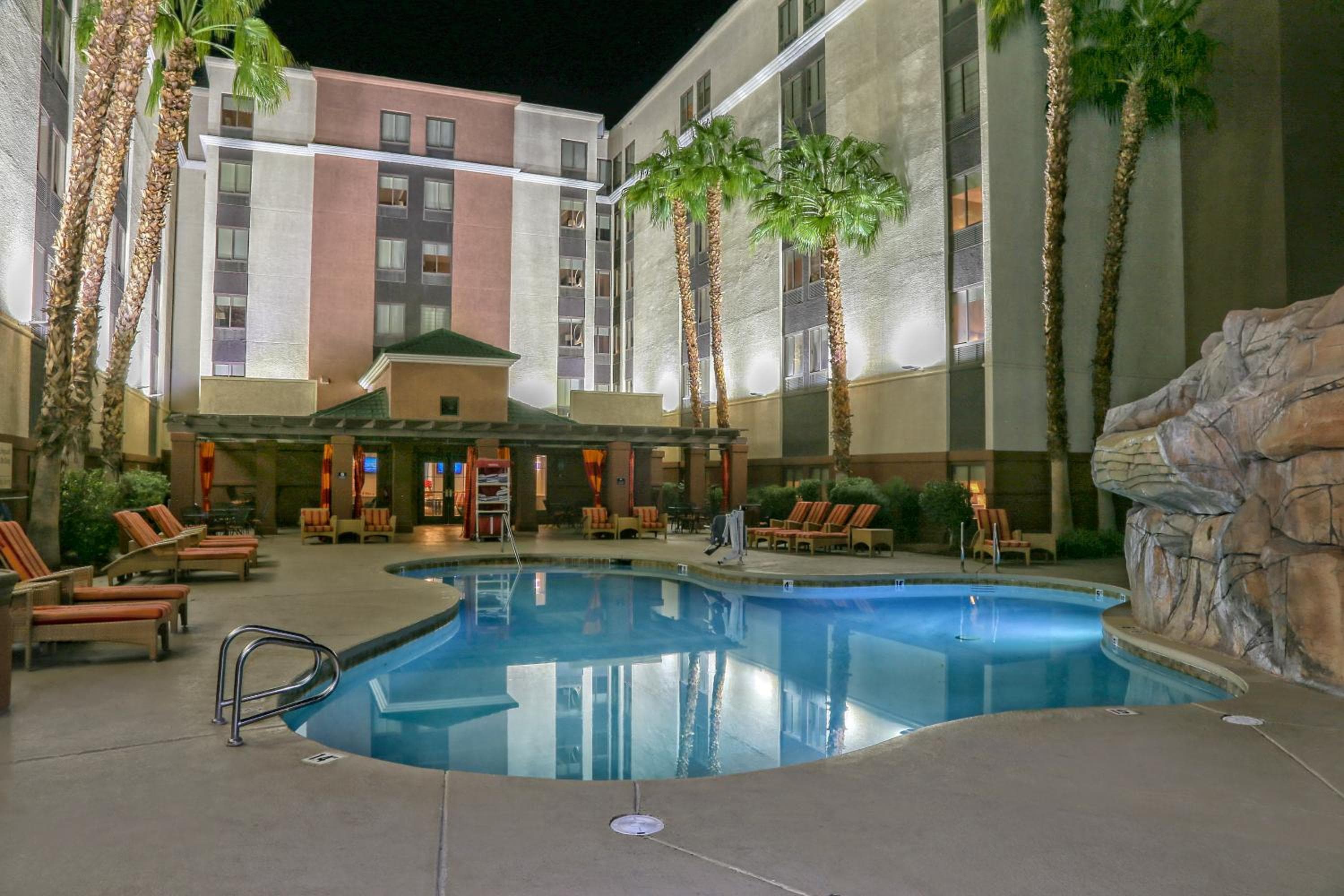 Hampton Inn Tropicana — 10
