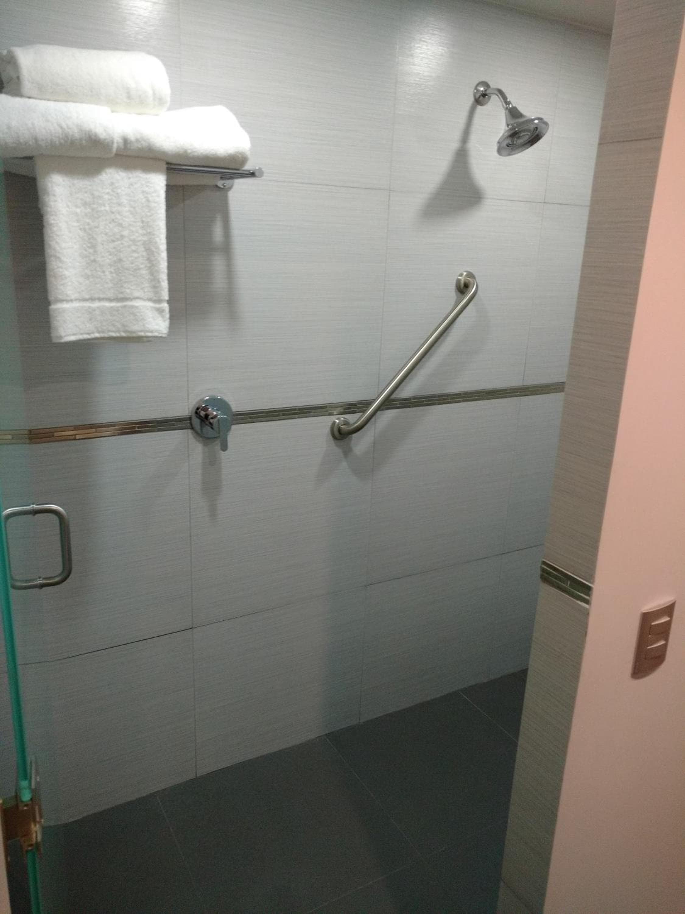 Holiday Inn Express Mexico- Toreo by IHG — 11