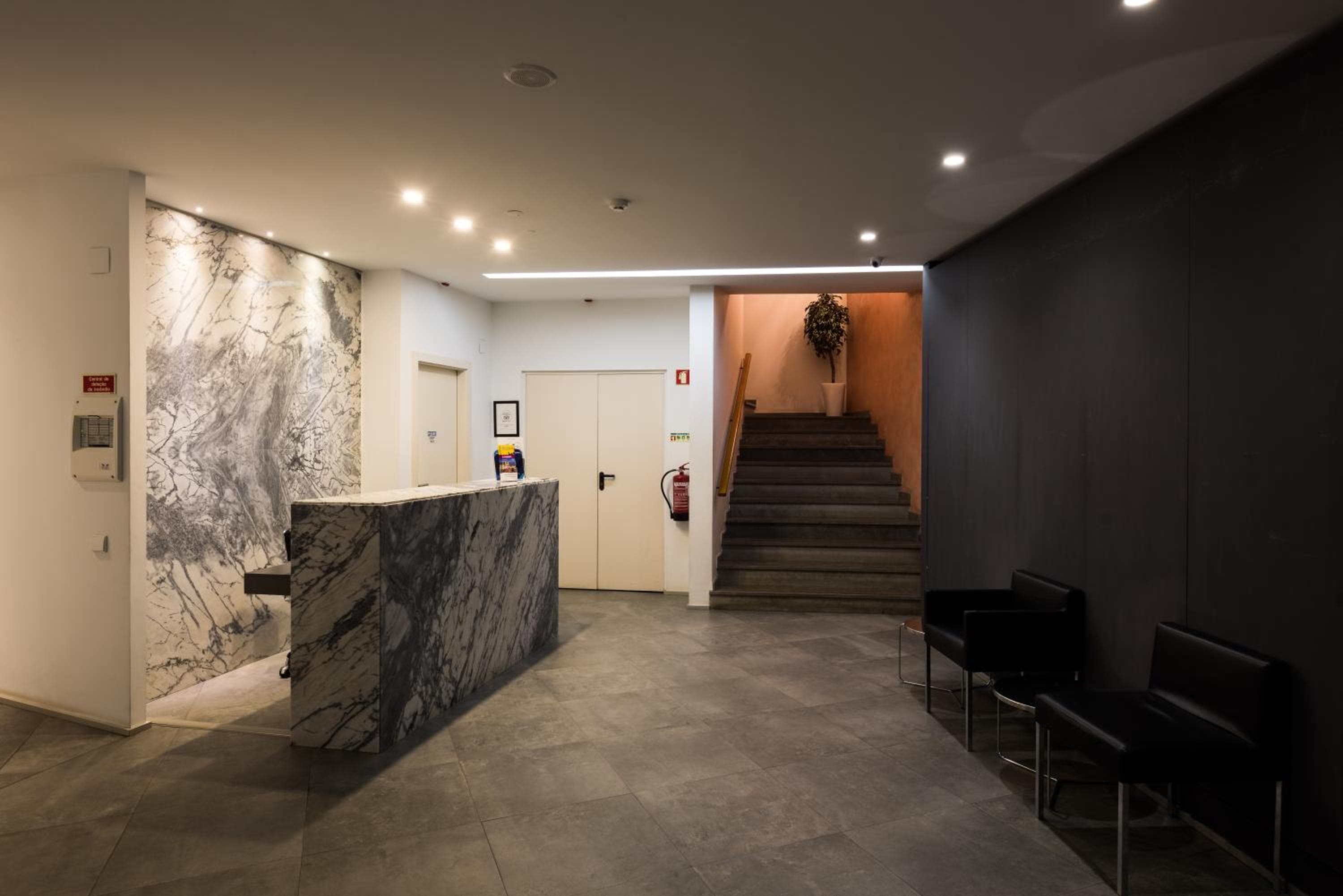 Alfama - Lisbon Lounge Suites — 2