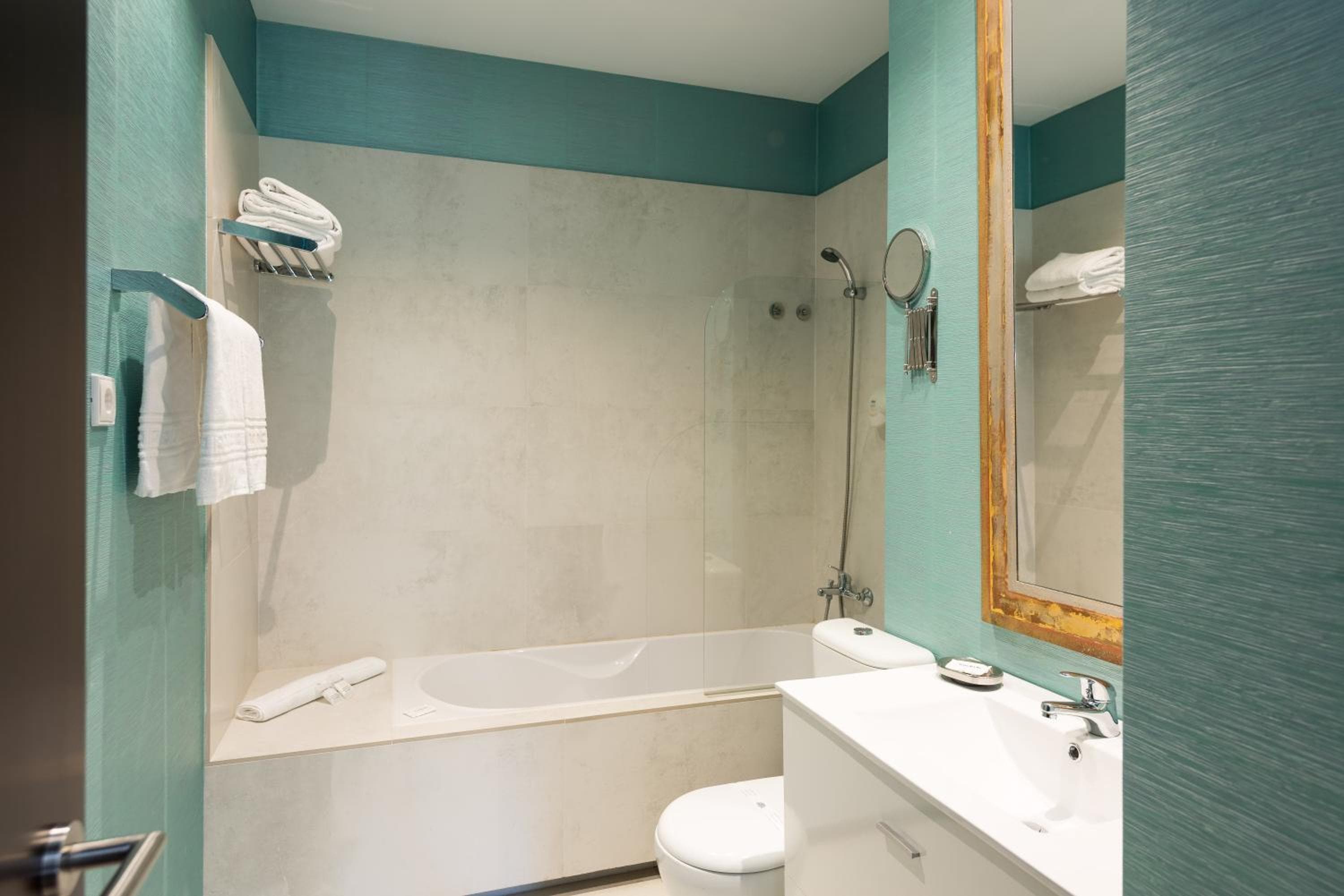 Alfama - Lisbon Lounge Suites — 11