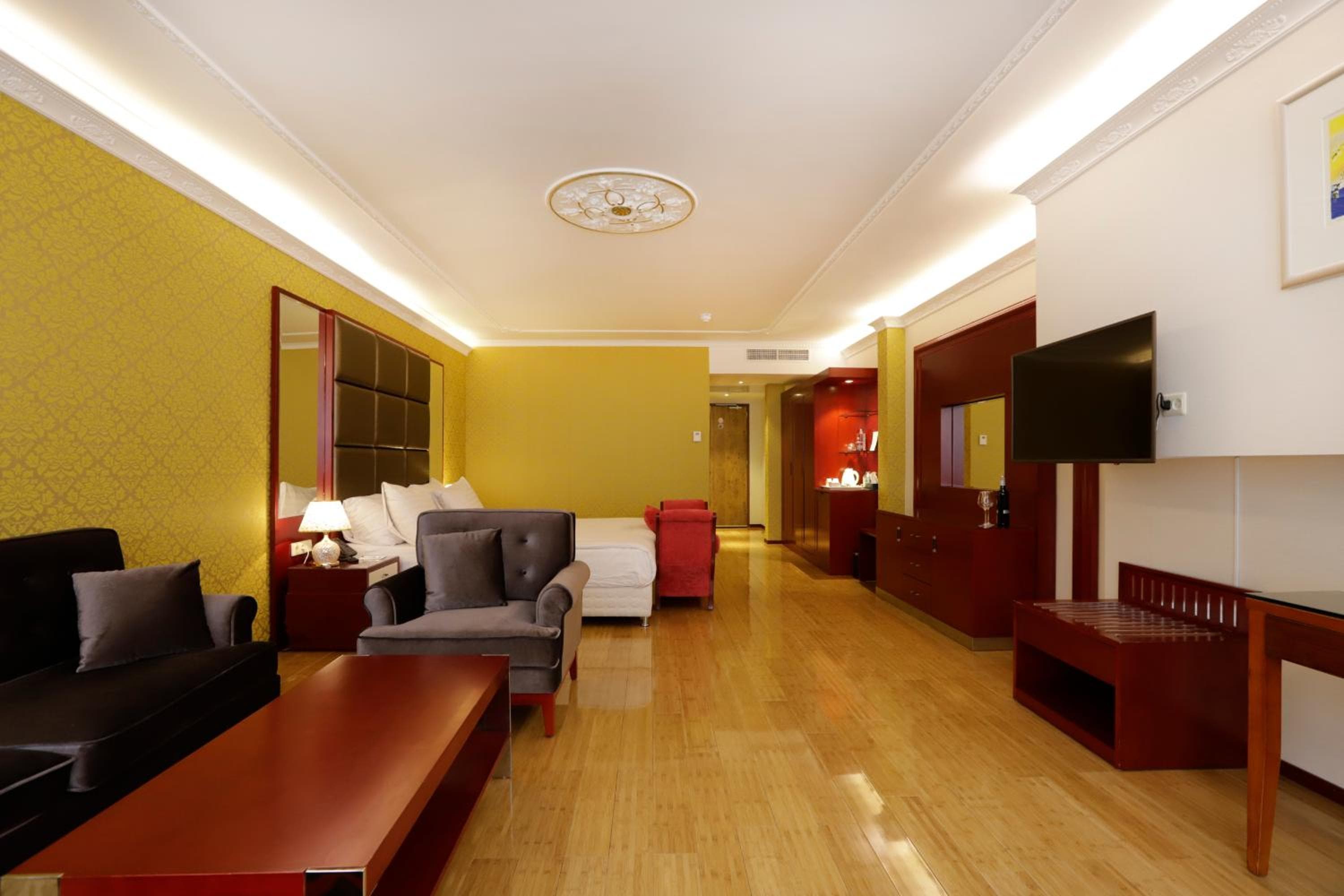 Chasse Hotel — 14