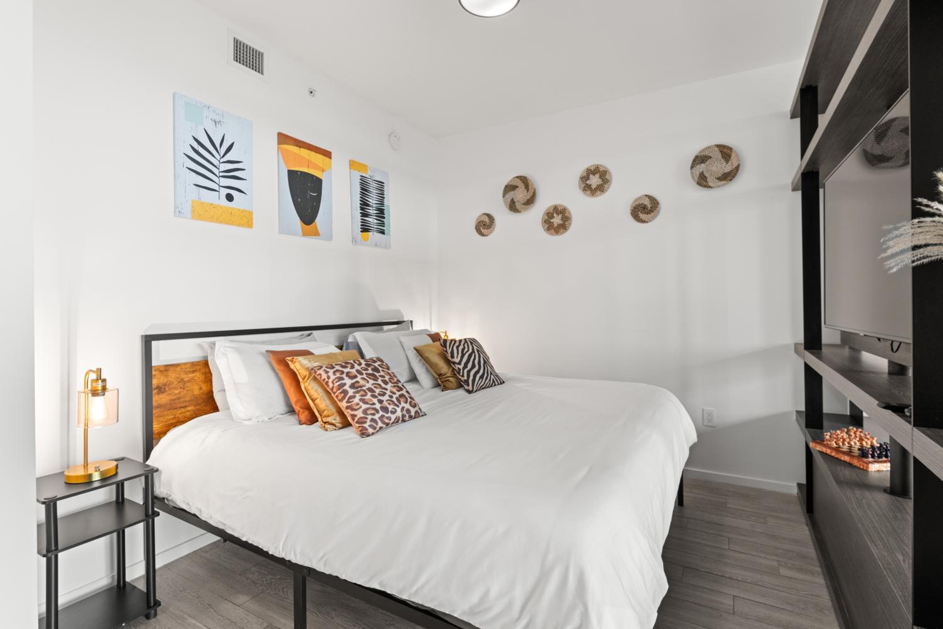 Luxury Waterfront Residences - near Kaseya Center — 28