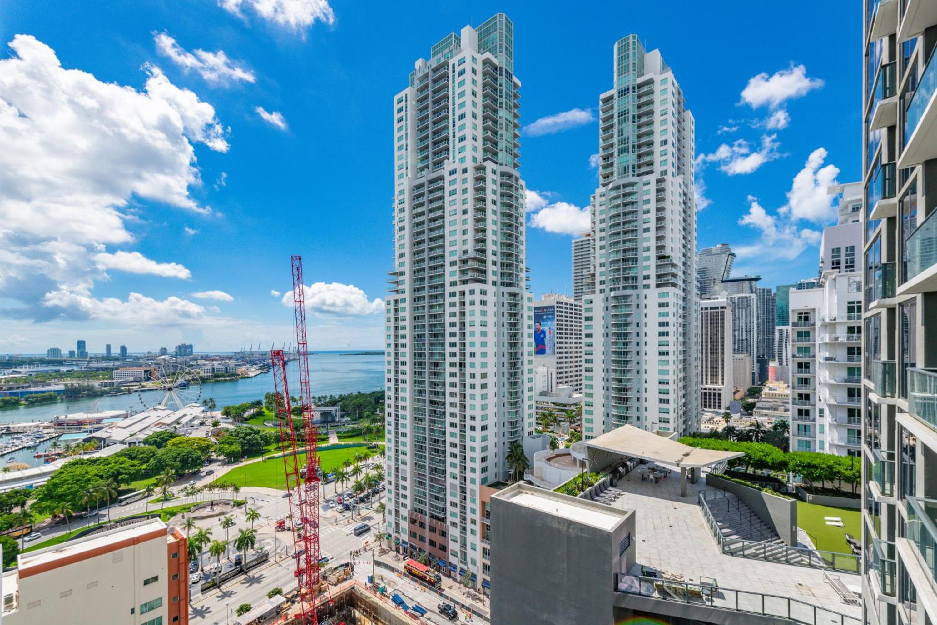 Luxury Waterfront Residences - near Kaseya Center — 1