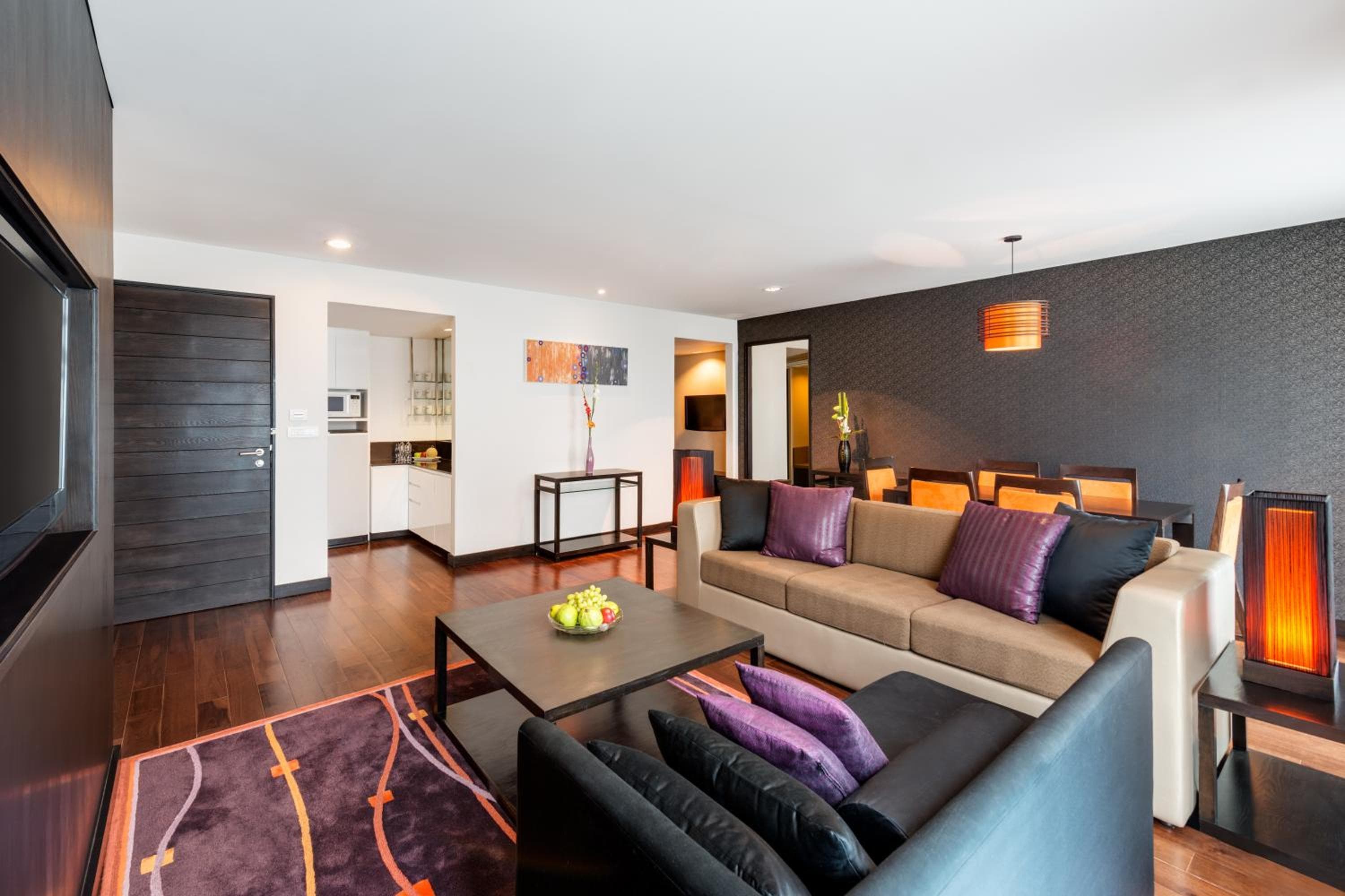Radisson Suites Bangkok Sukhumvit — 7
