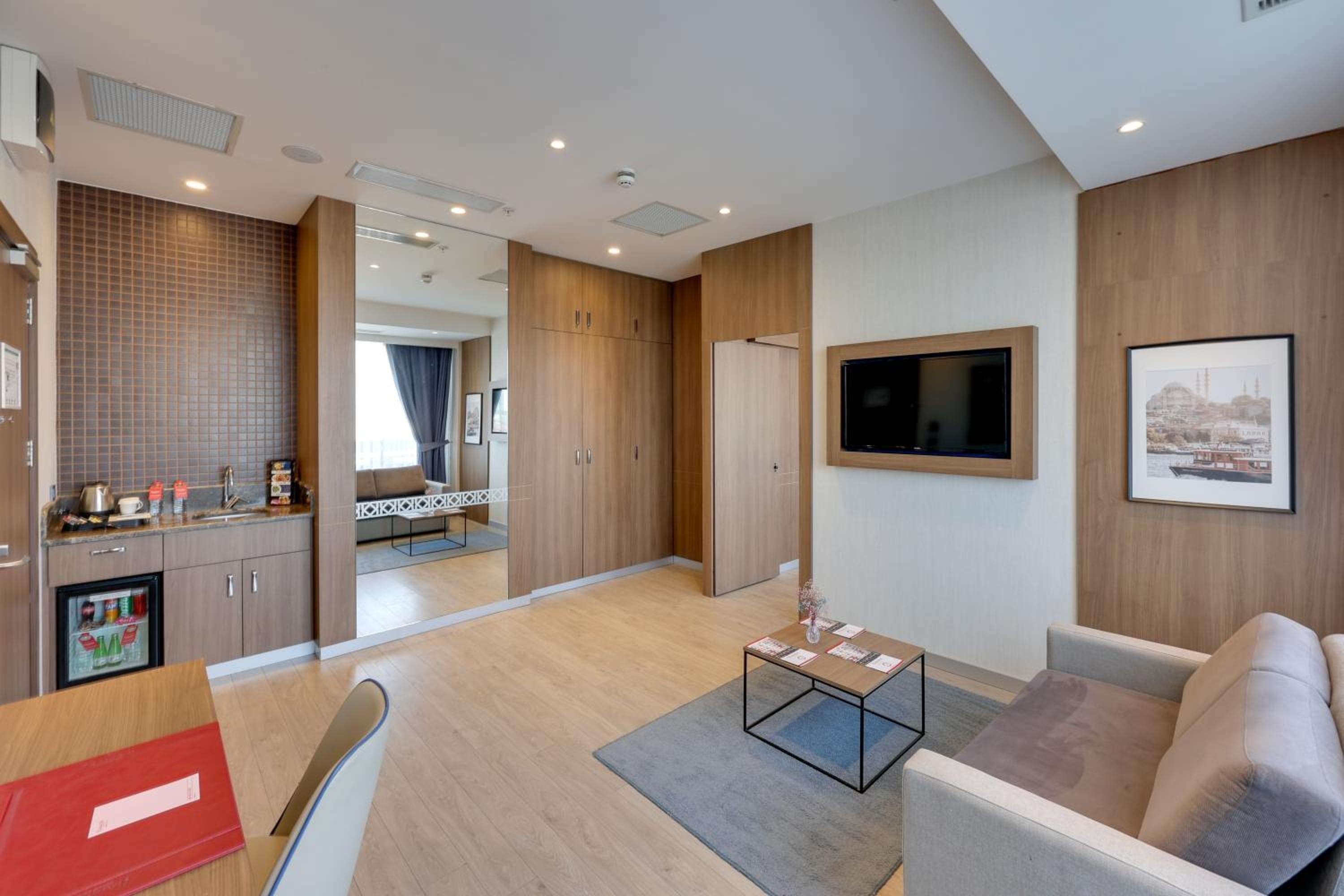 Ramada by Wyndham Istanbul Old City — 27