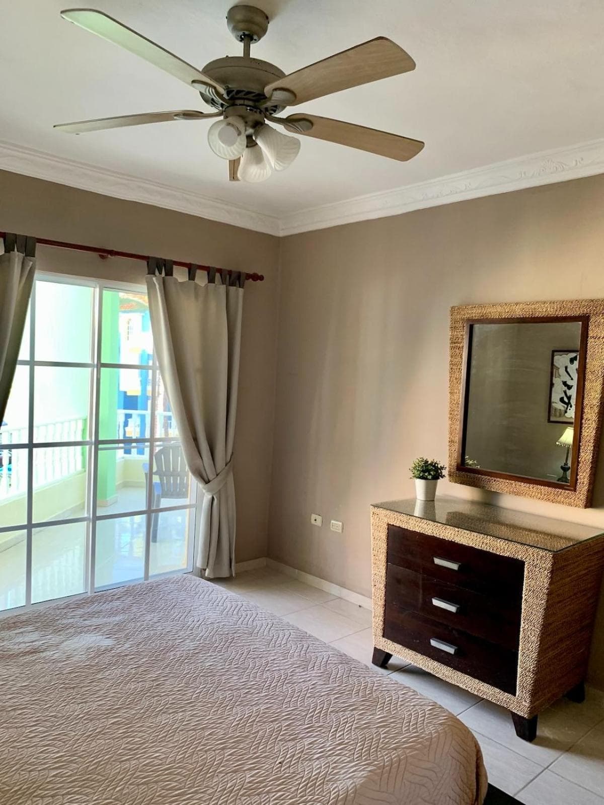 Palm Suites E-6-two-level apartment with a view of the pool — 18
