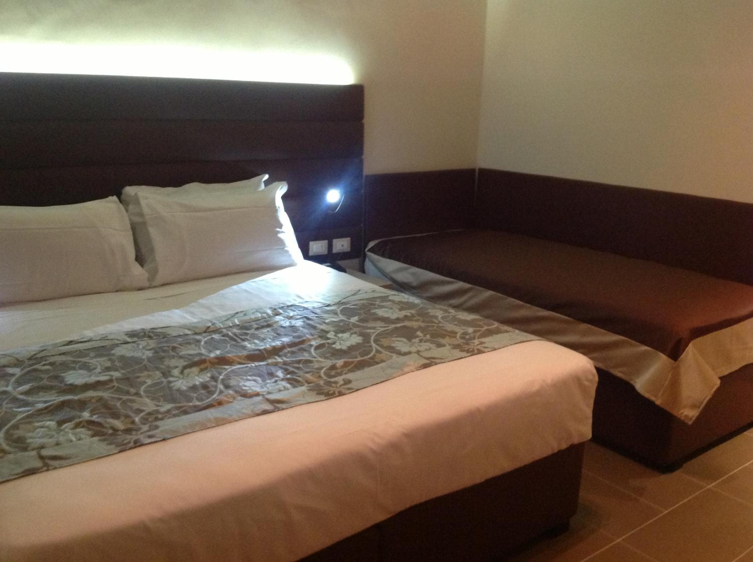 Hotel California — 4