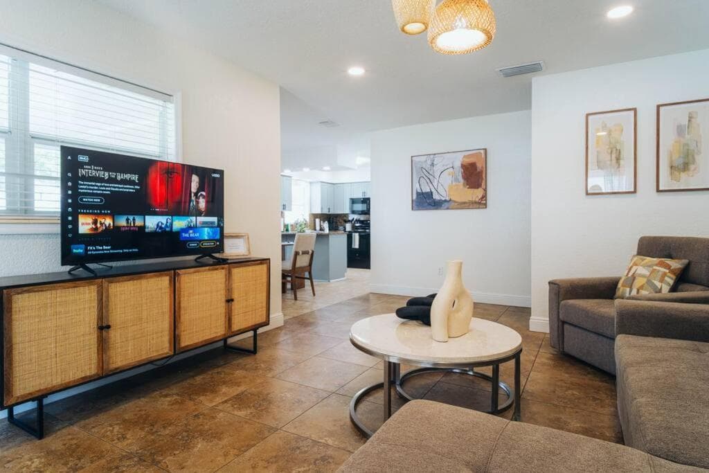 Comfy house walk to Stadium — 18