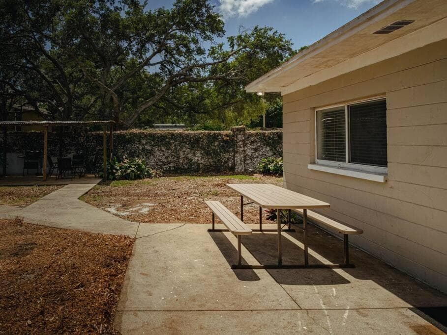 Comfy house walk to Stadium — 15