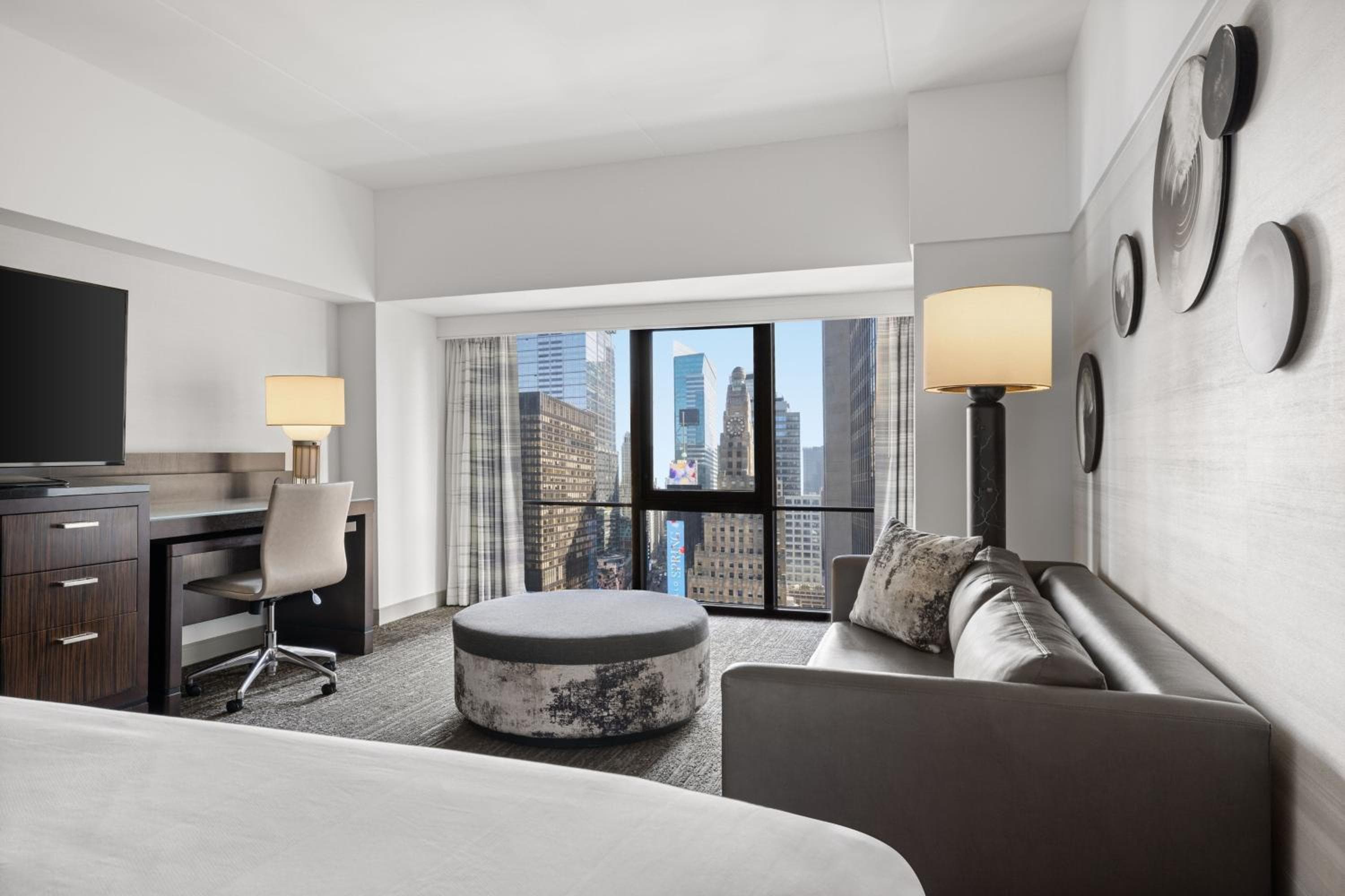 New York Marriott Marquis — 14
