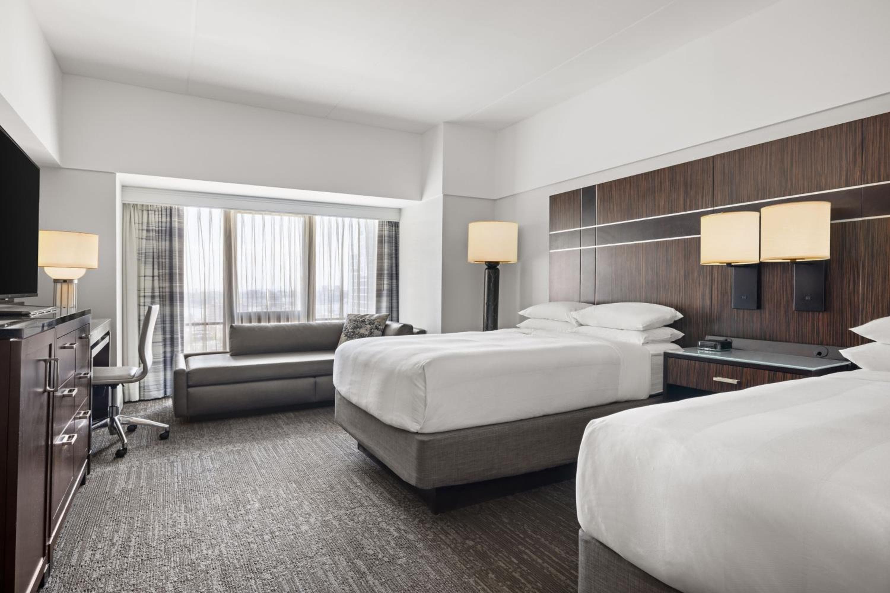 New York Marriott Marquis — 20