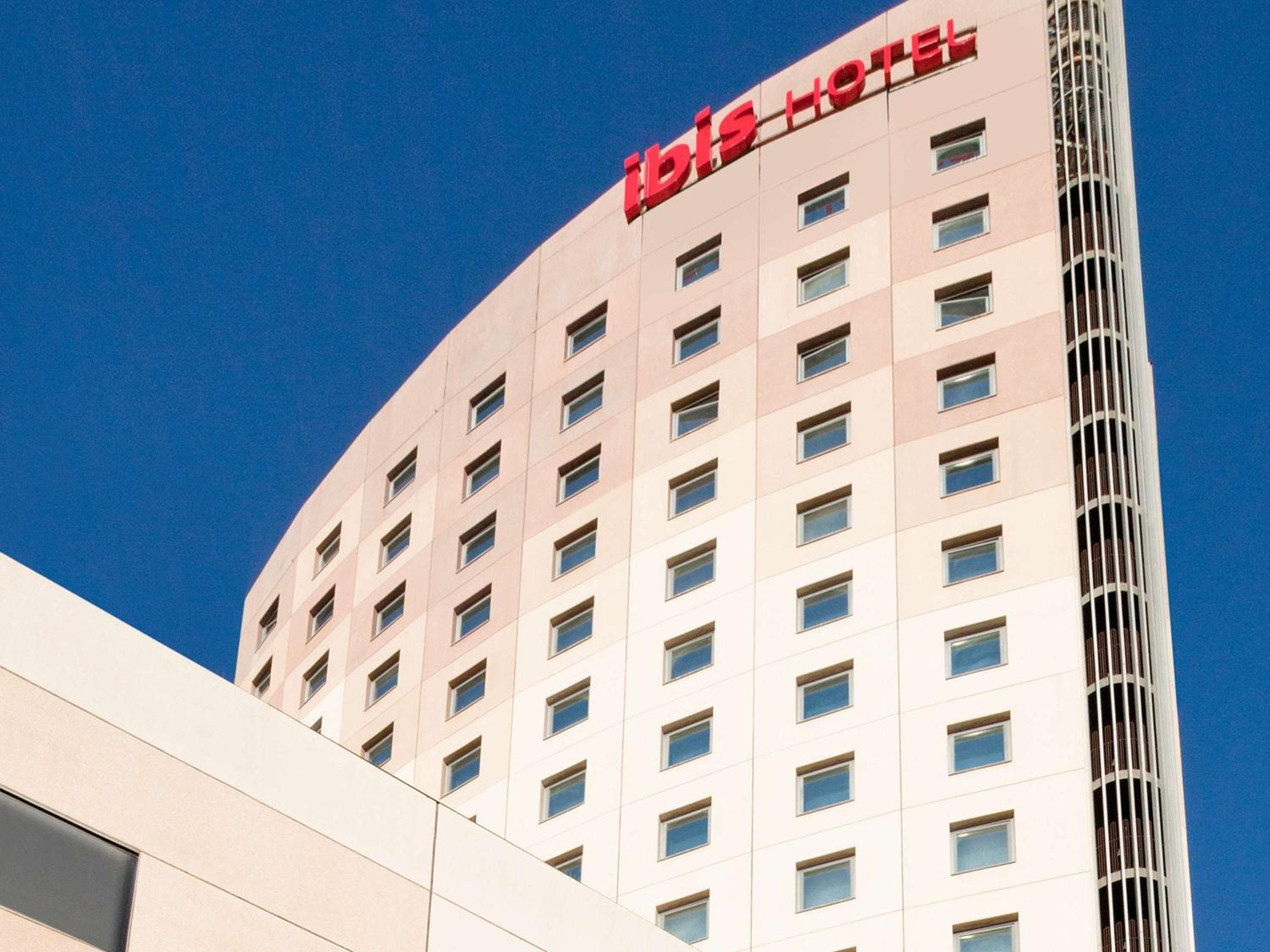 Ibis Barcelona Meridiana — 1