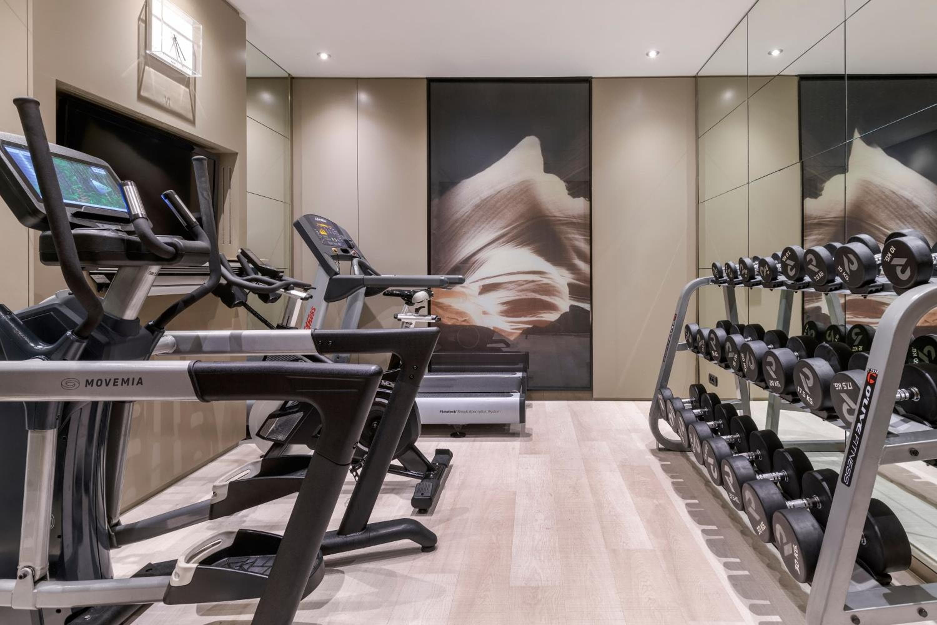 AC Hotel Ciutat de Palma by Marriott — 9
