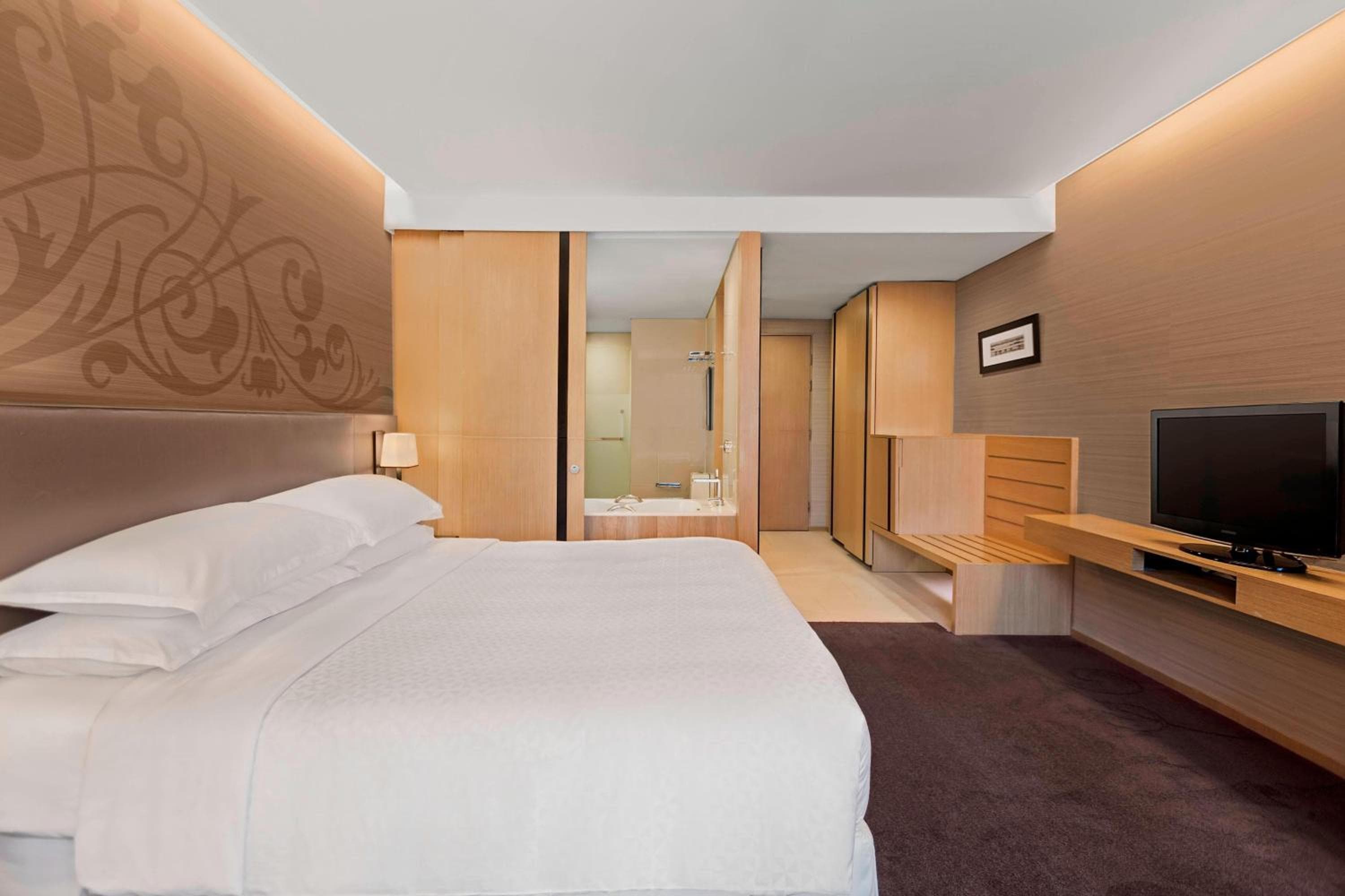 Paradox Bangkok Sukhumvit — 25