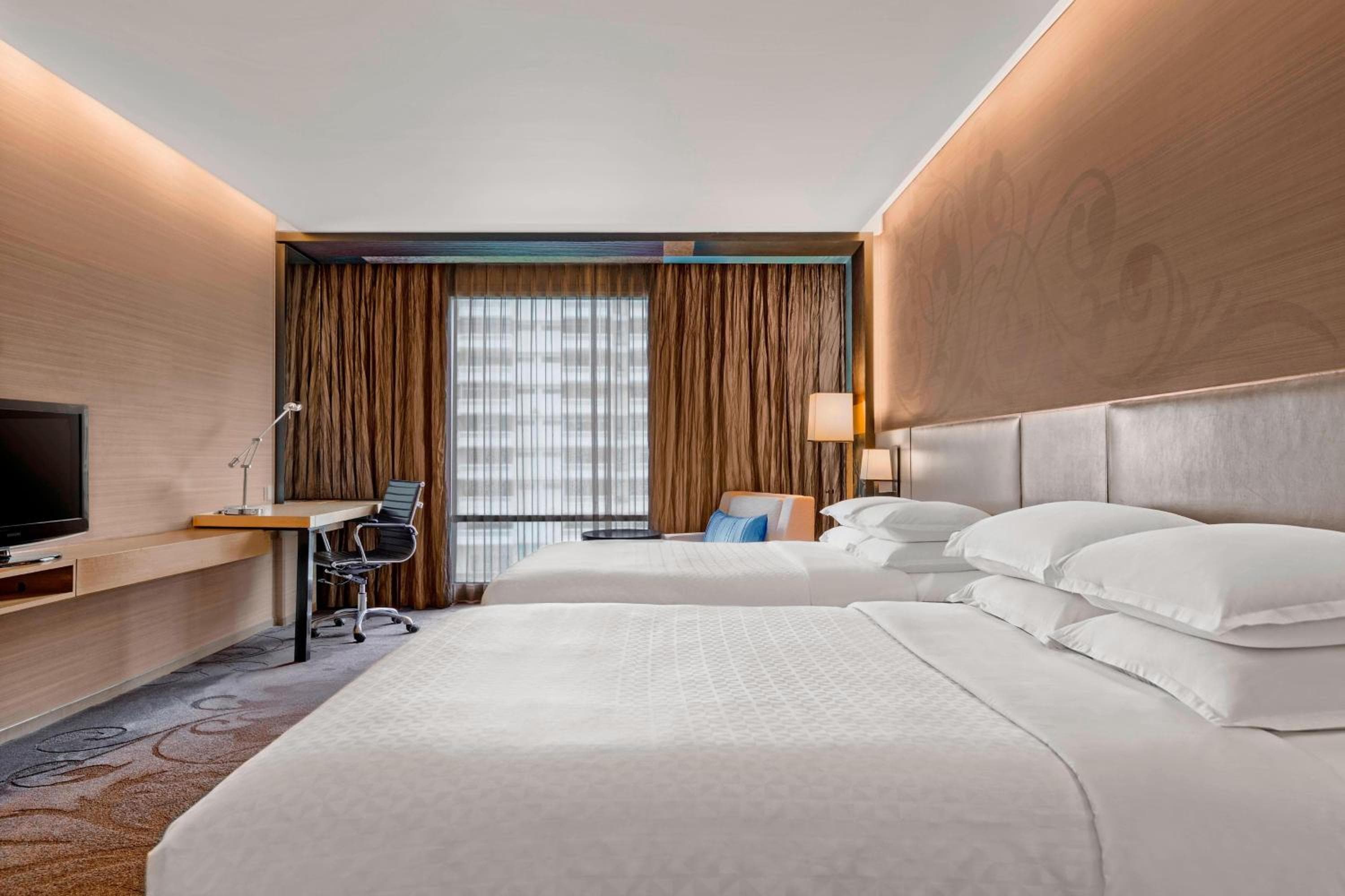 Paradox Bangkok Sukhumvit — 18