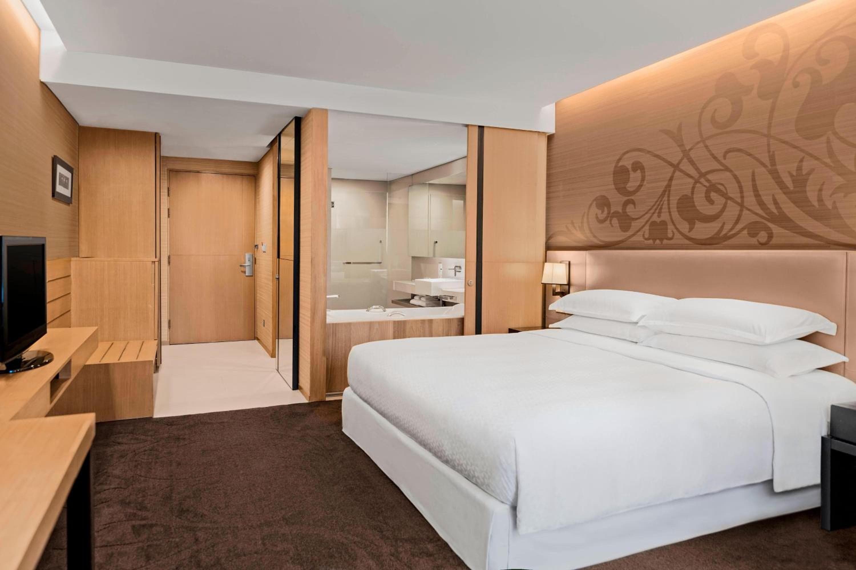 Paradox Bangkok Sukhumvit — 26