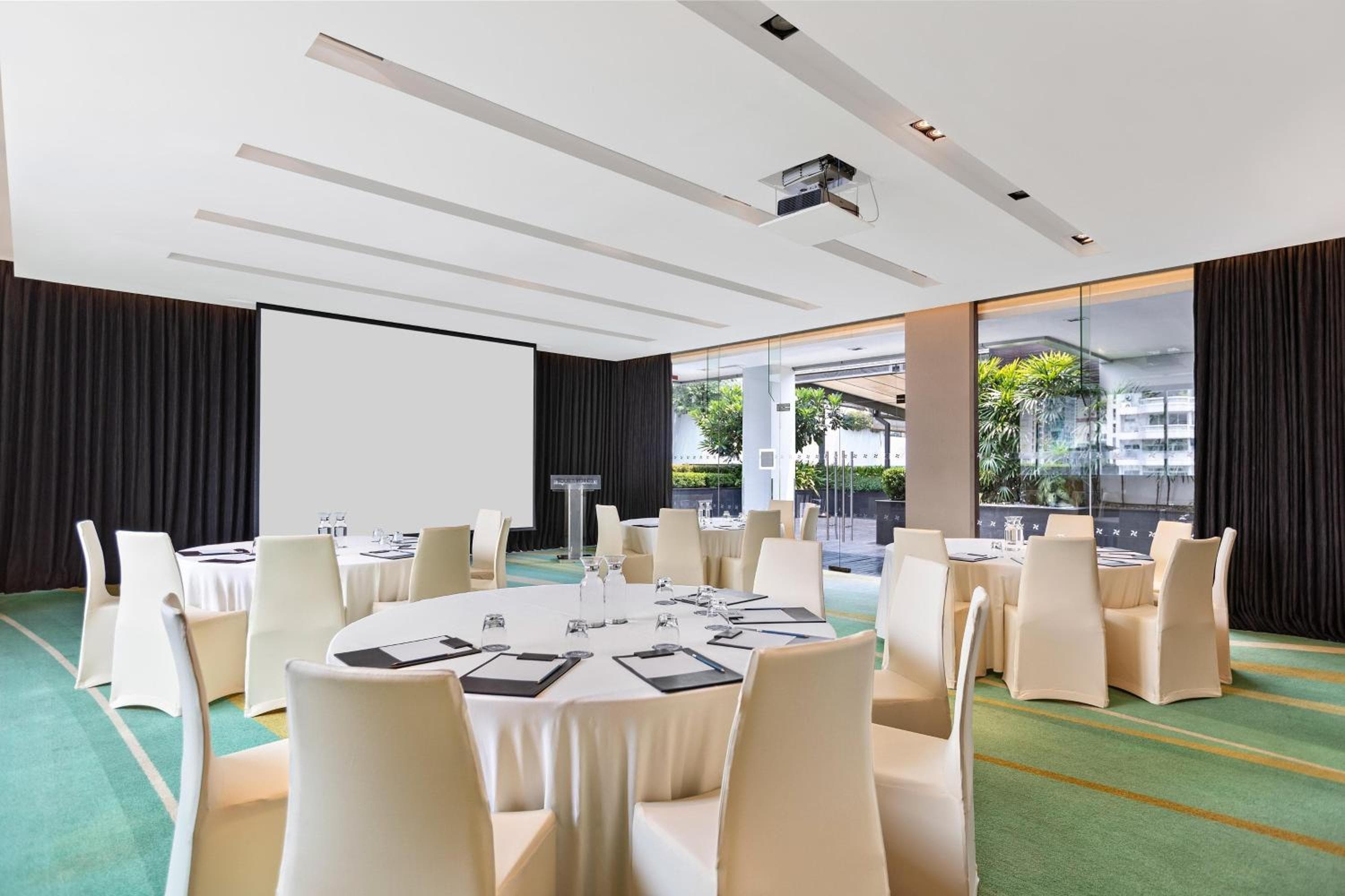 Paradox Bangkok Sukhumvit — 8