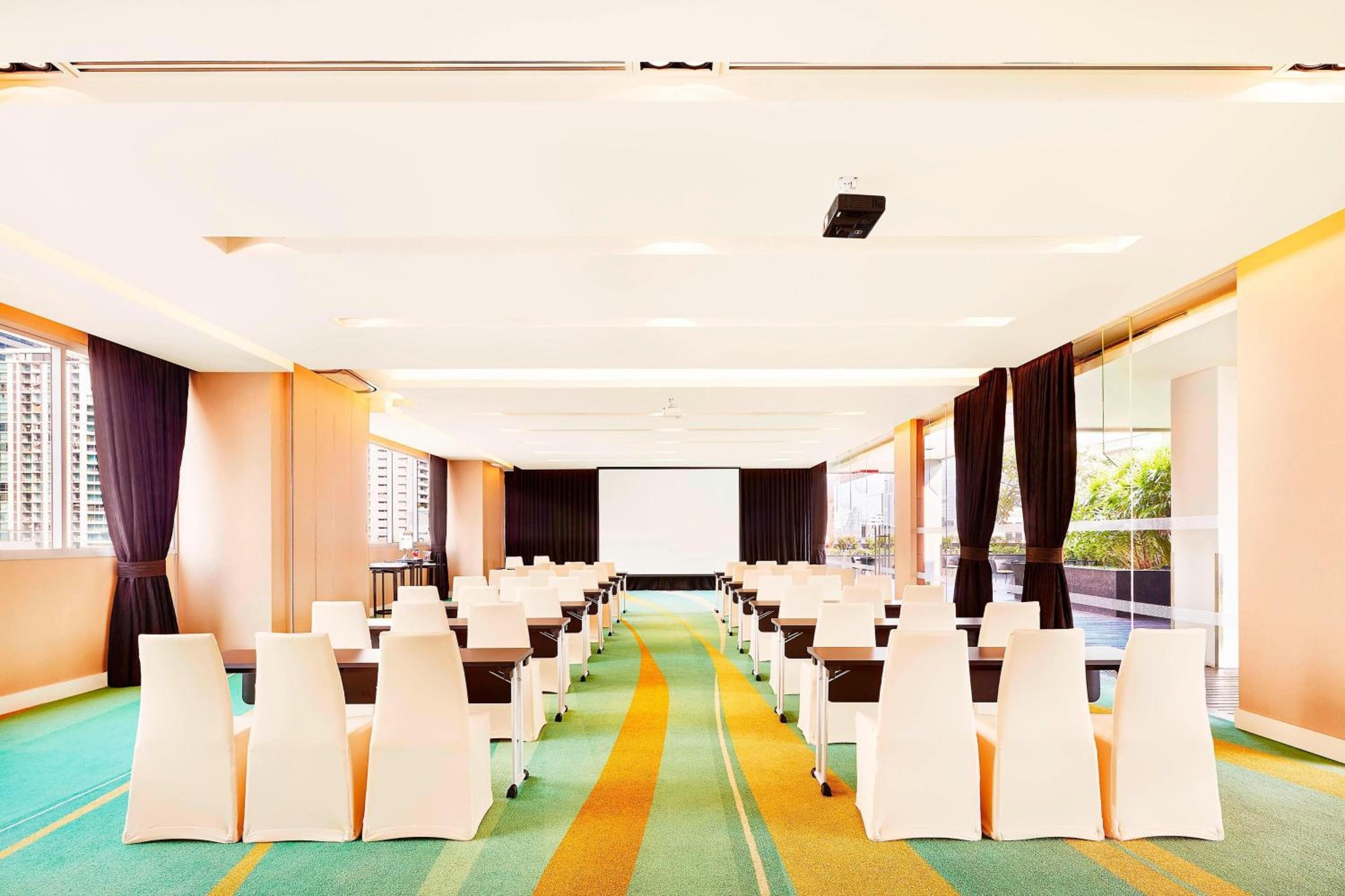 Paradox Bangkok Sukhumvit — 10