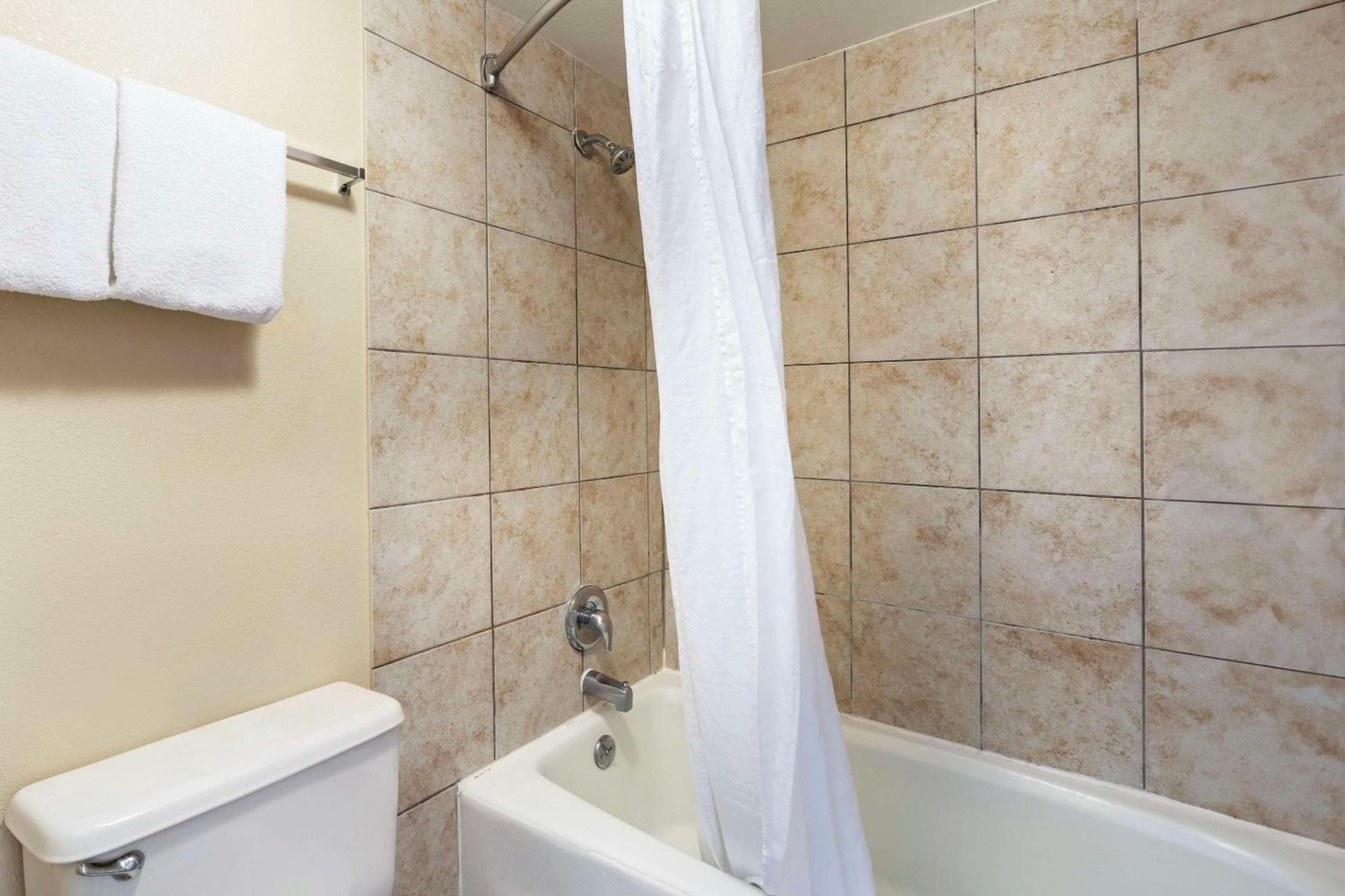Econo Lodge International Drive — 7
