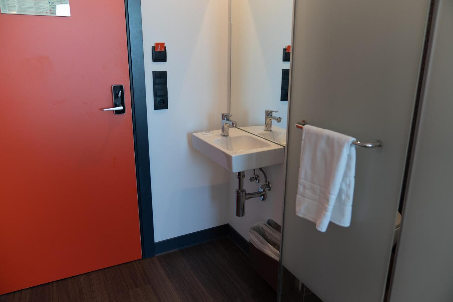 easyHotel Malaga Centro Città — 18