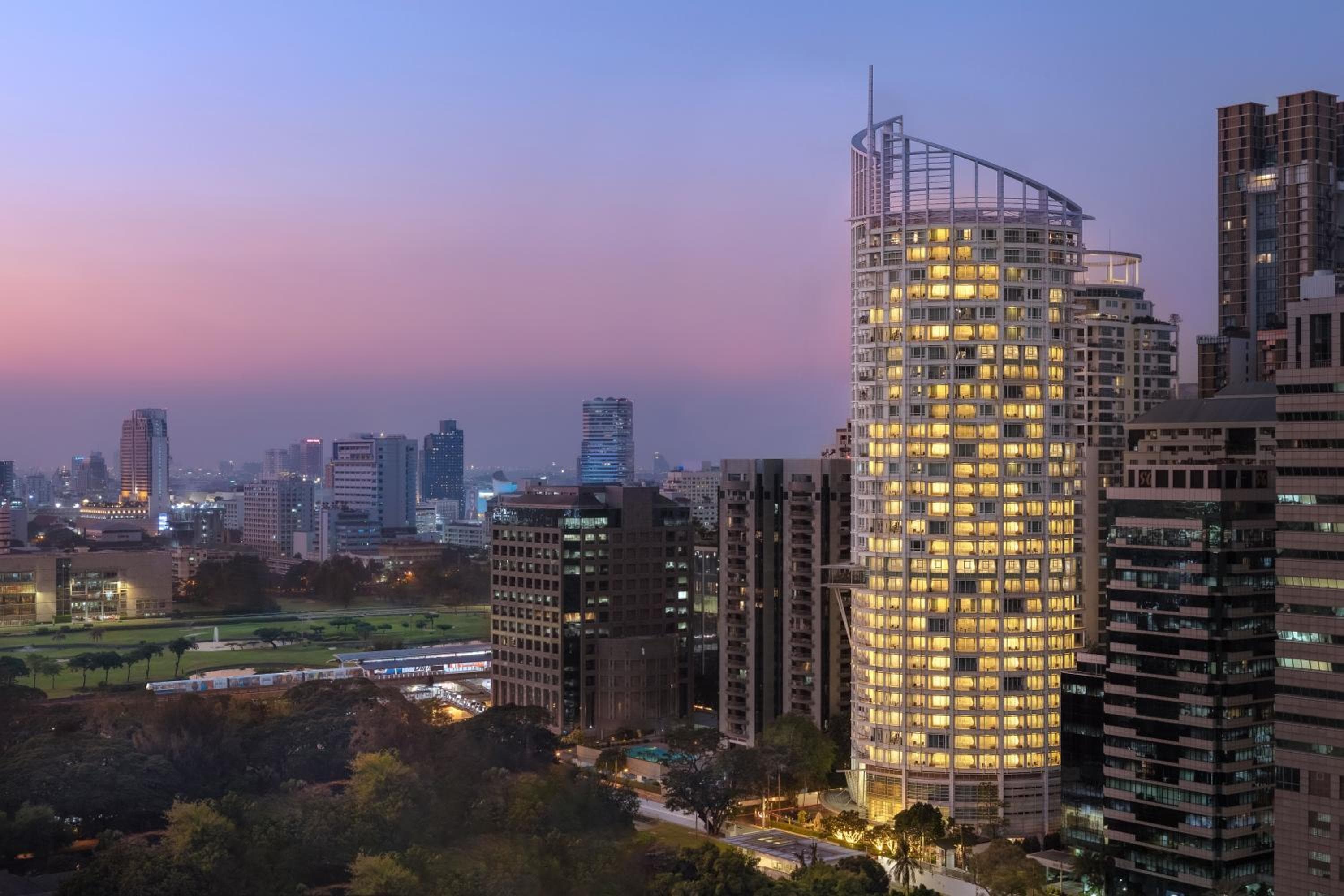 Dusit Suites Hotel Ratchadamri, Bangkok — 1