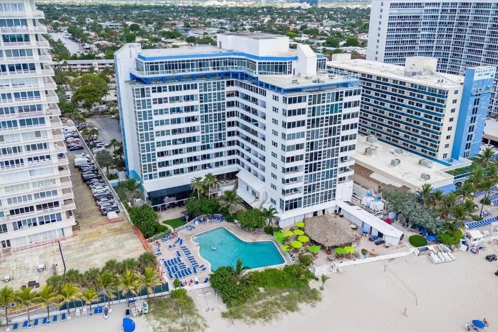 Relaxing Escape Oceanfront Pool Gem On The Beach — 14