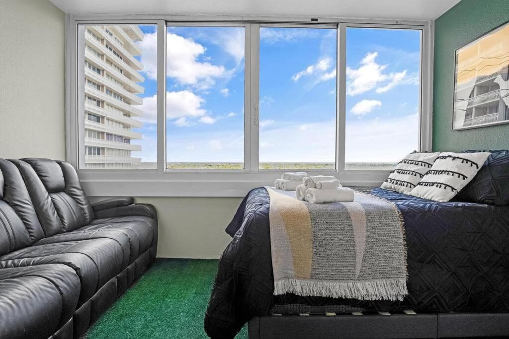 Relaxing Escape Oceanfront Pool Gem On The Beach — 23