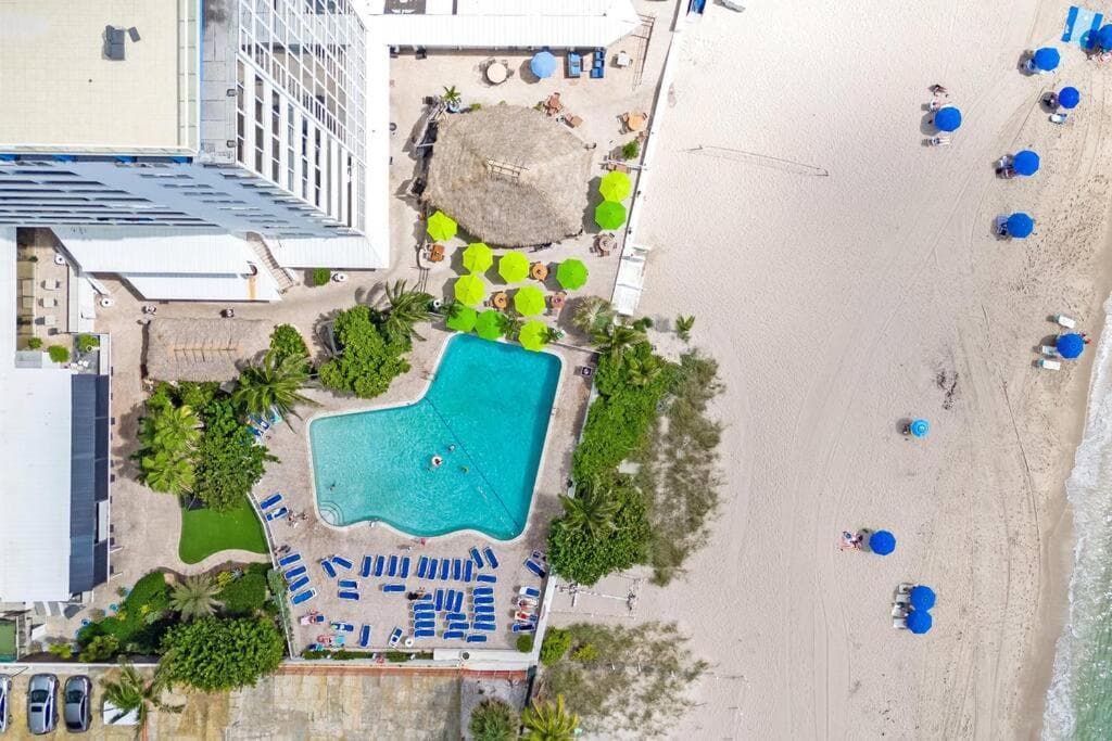 Relaxing Escape Oceanfront Pool Gem On The Beach — 28