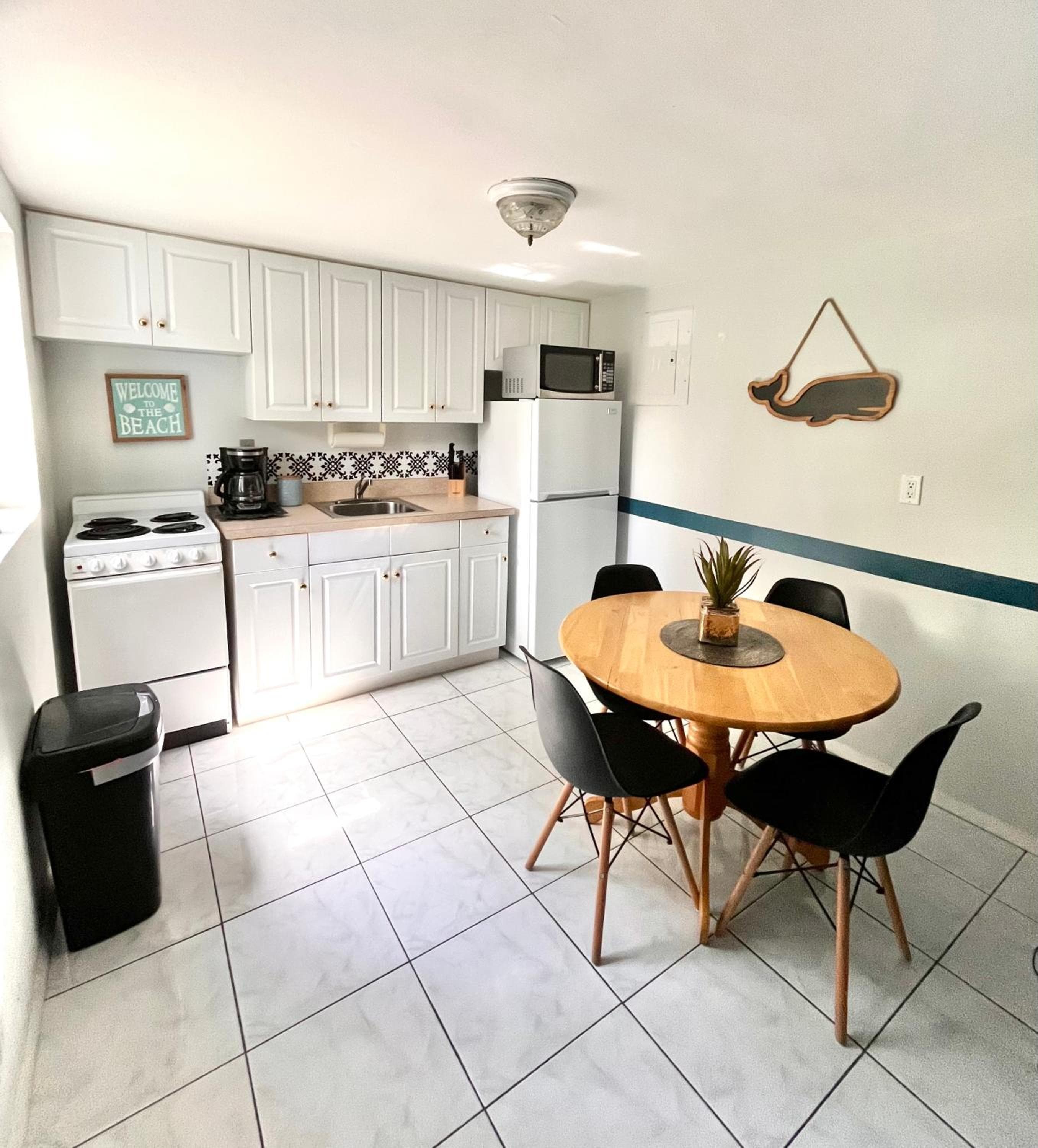 4145 By The Sea Inn & Suites — 16