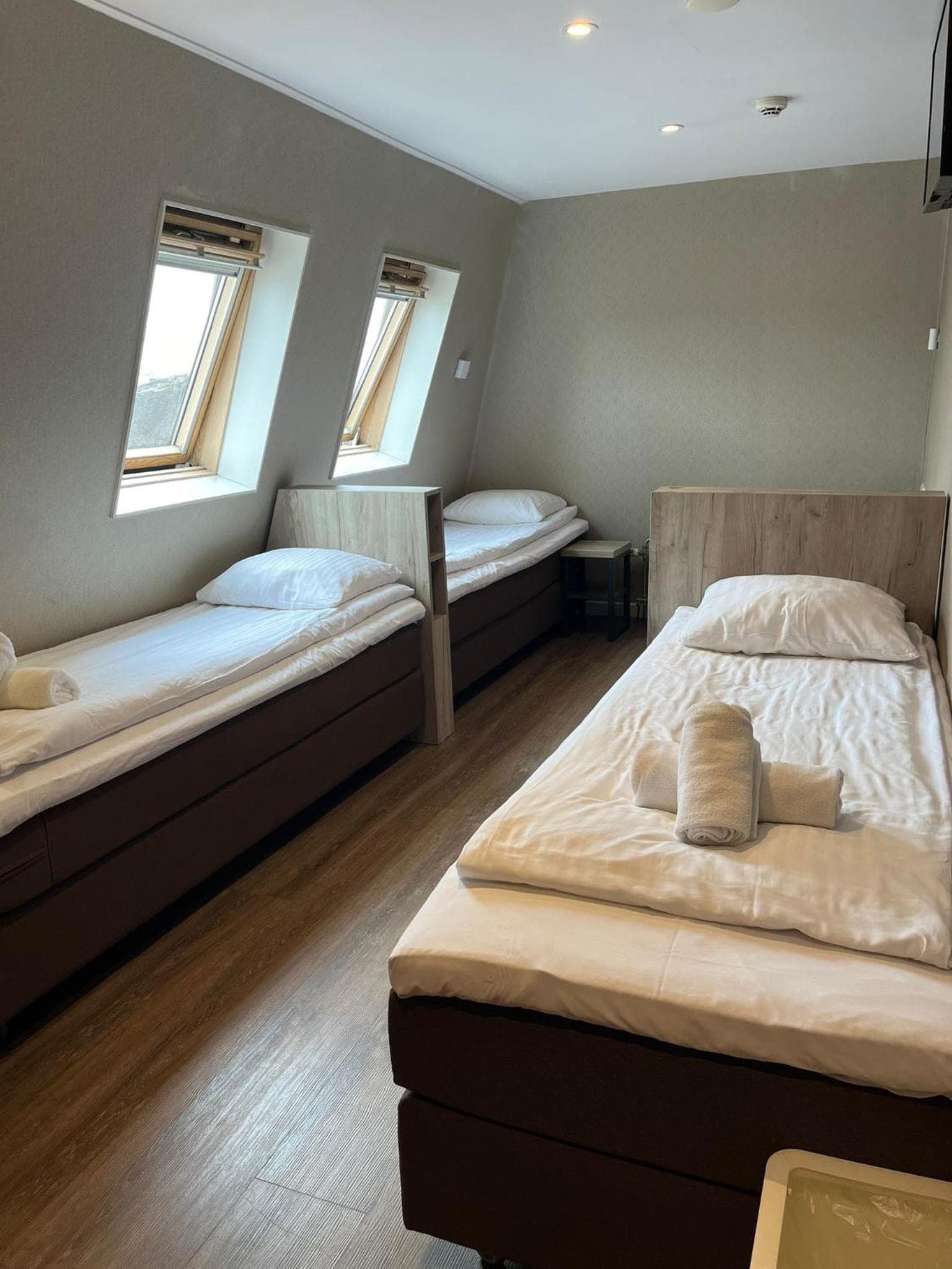 Amsterdam Downtown Hotel — 3