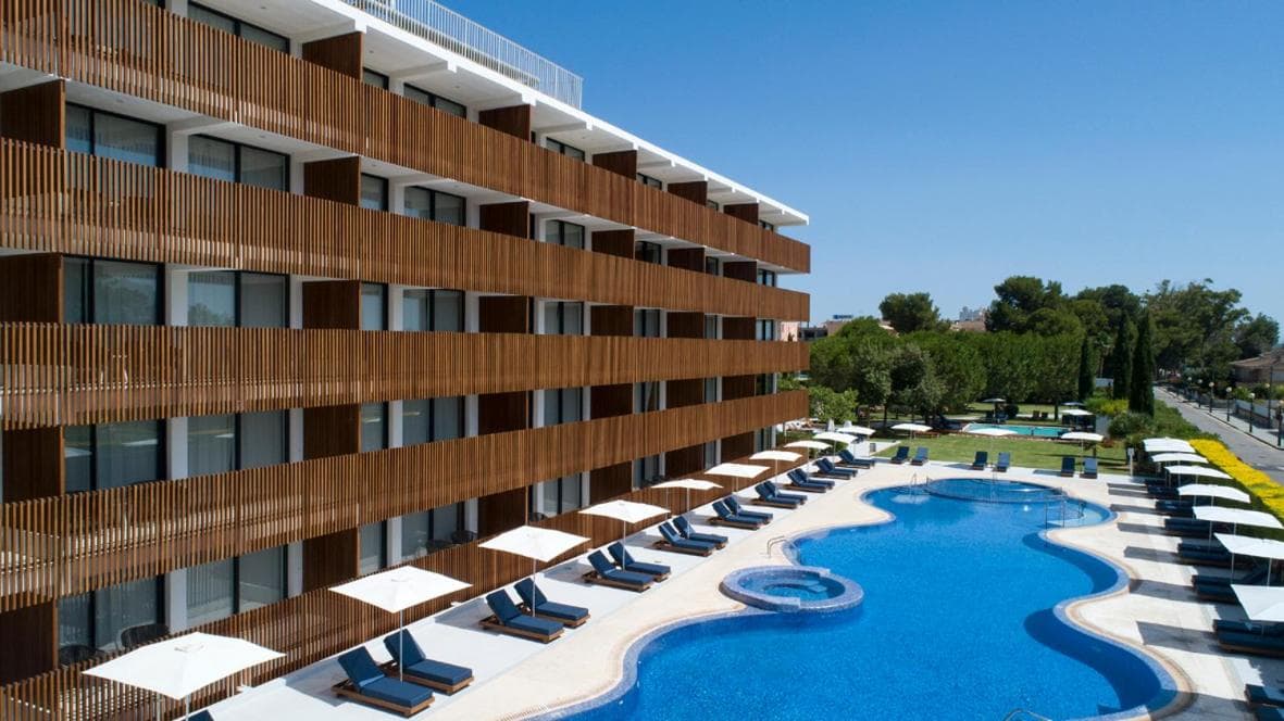 Las Gaviotas Suites Hotel & Spa — 24