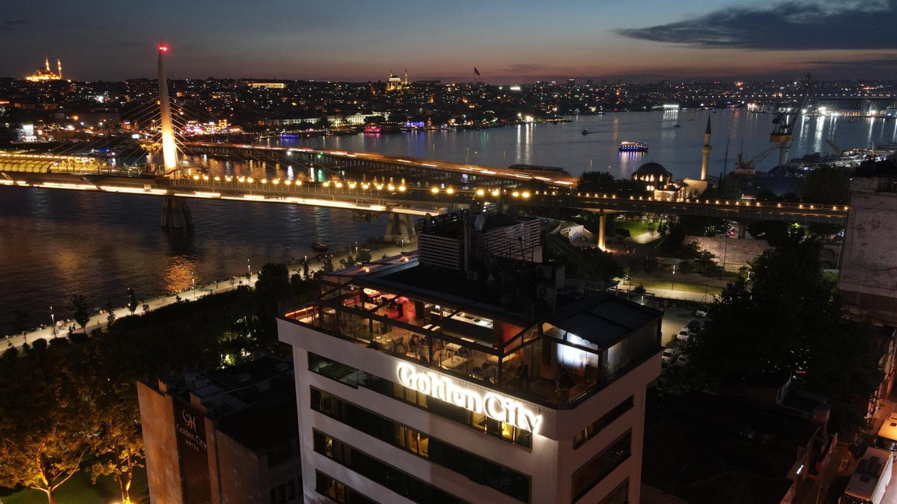 Istanbul Golden City Hotel — 23