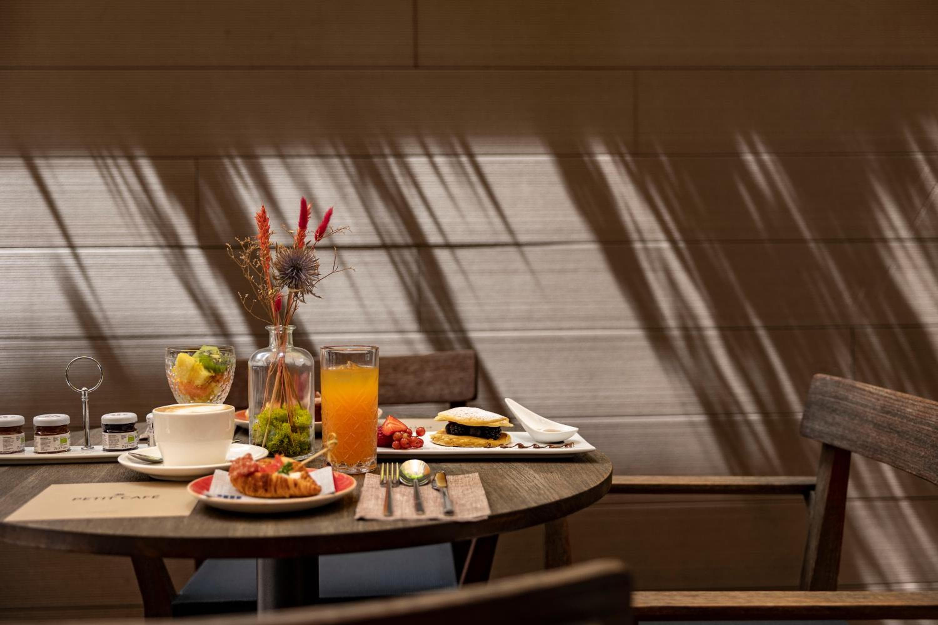 Savona 18 Suites — 20