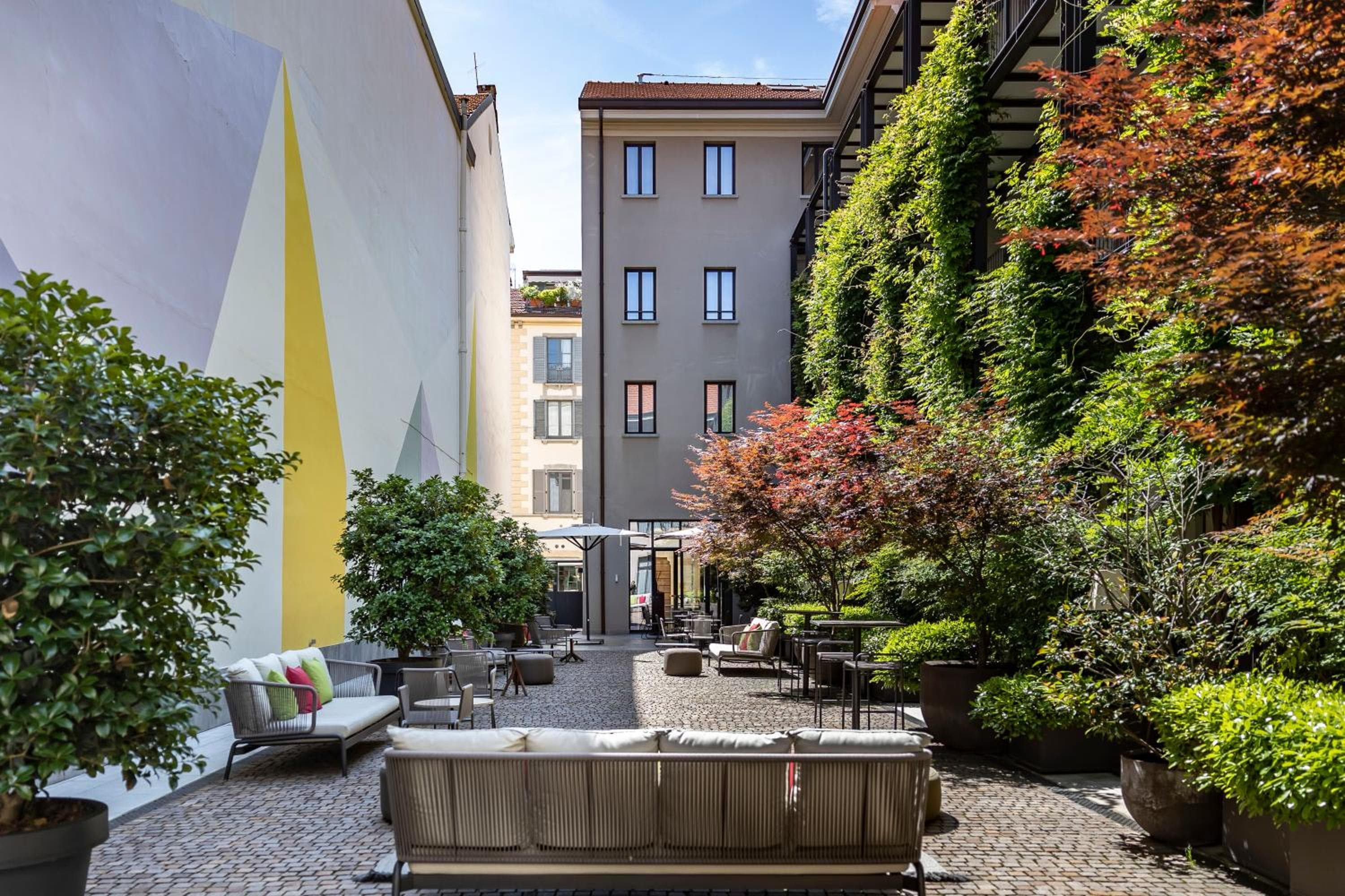 Savona 18 Suites — 2