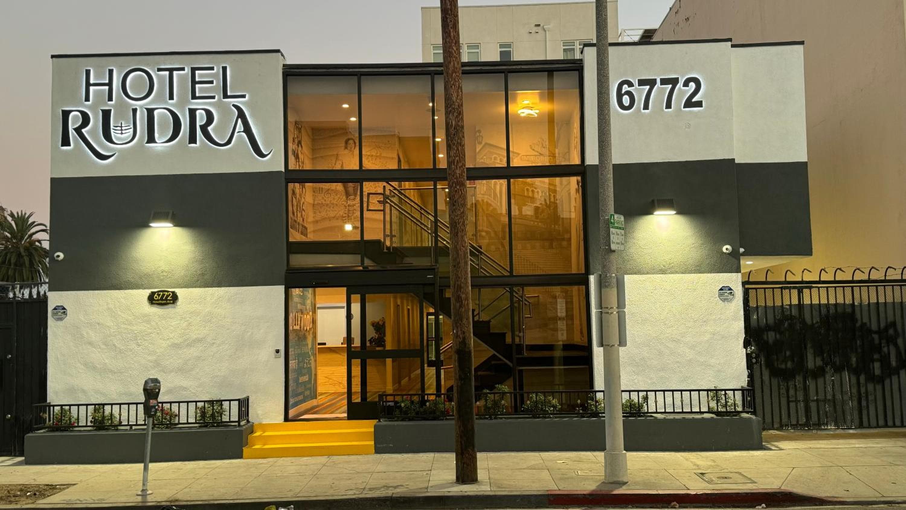 Hotel Rudra - Hollywood — 3