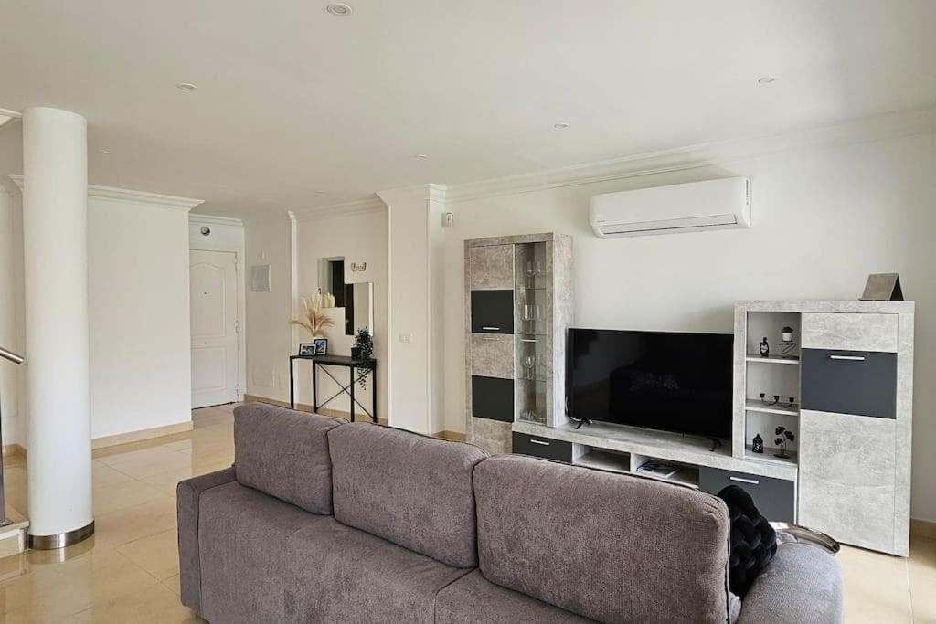 Luxury villa with private pool and cinema by Vapagó Tenerife — 4