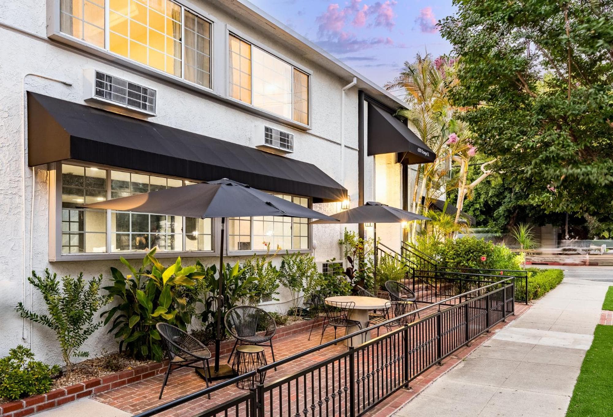 Wilshire Crest Hotel — 22