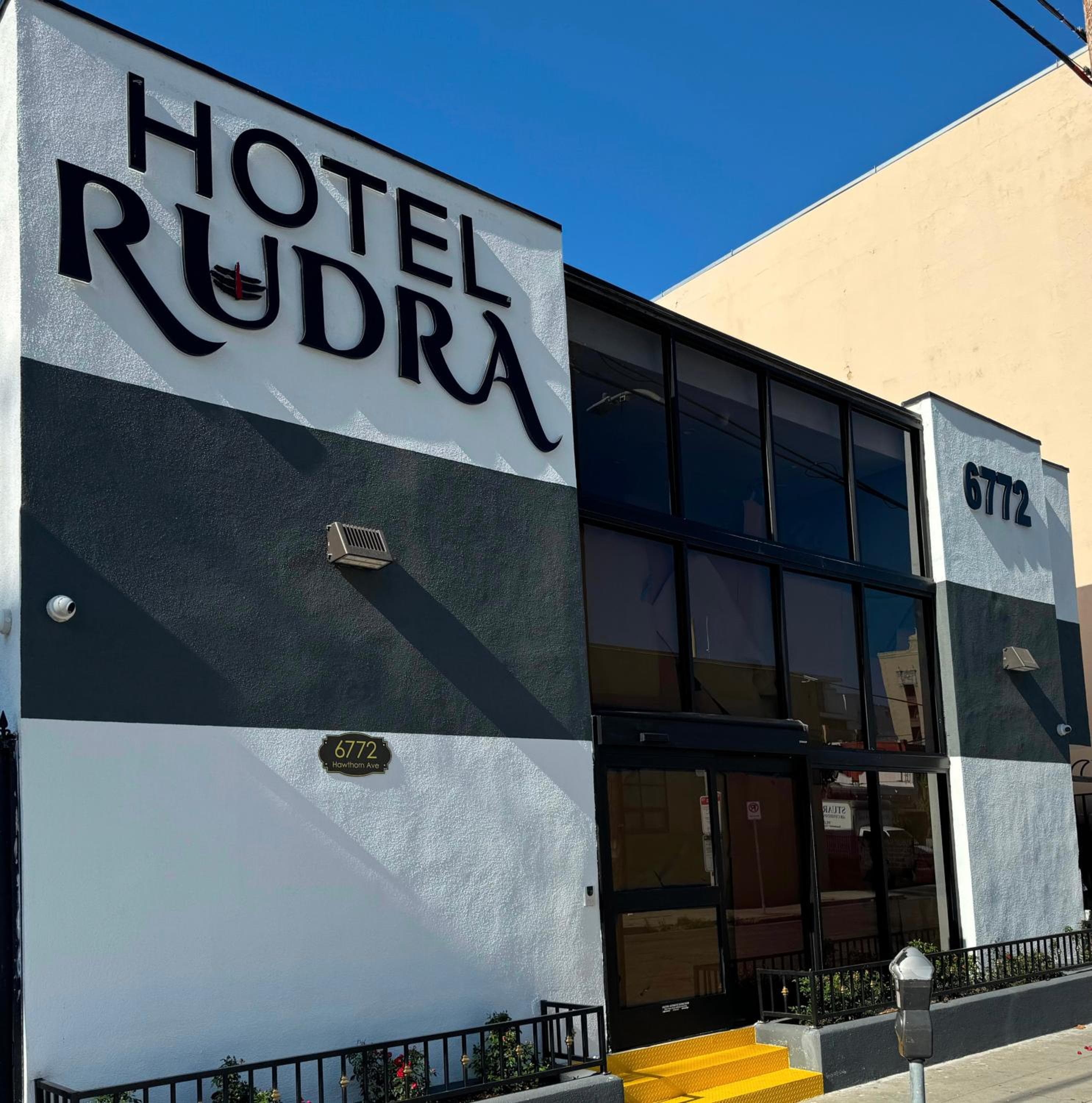 Hotel Rudra - Hollywood — 1