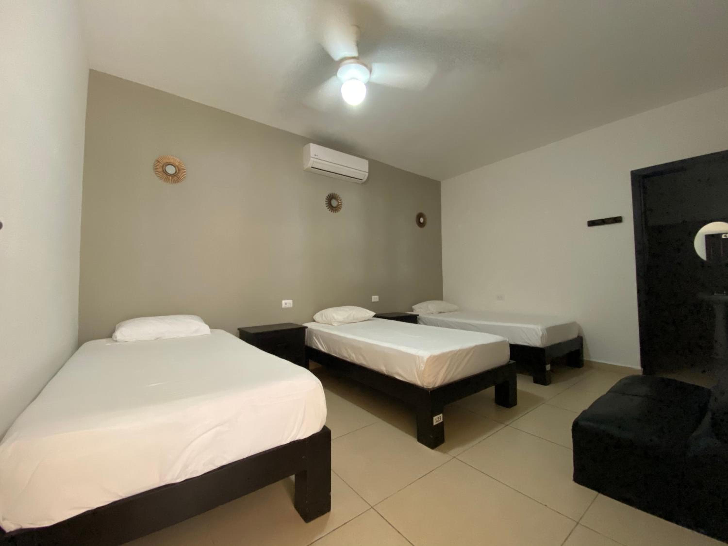 We Playa Hotel-Hostel — 29