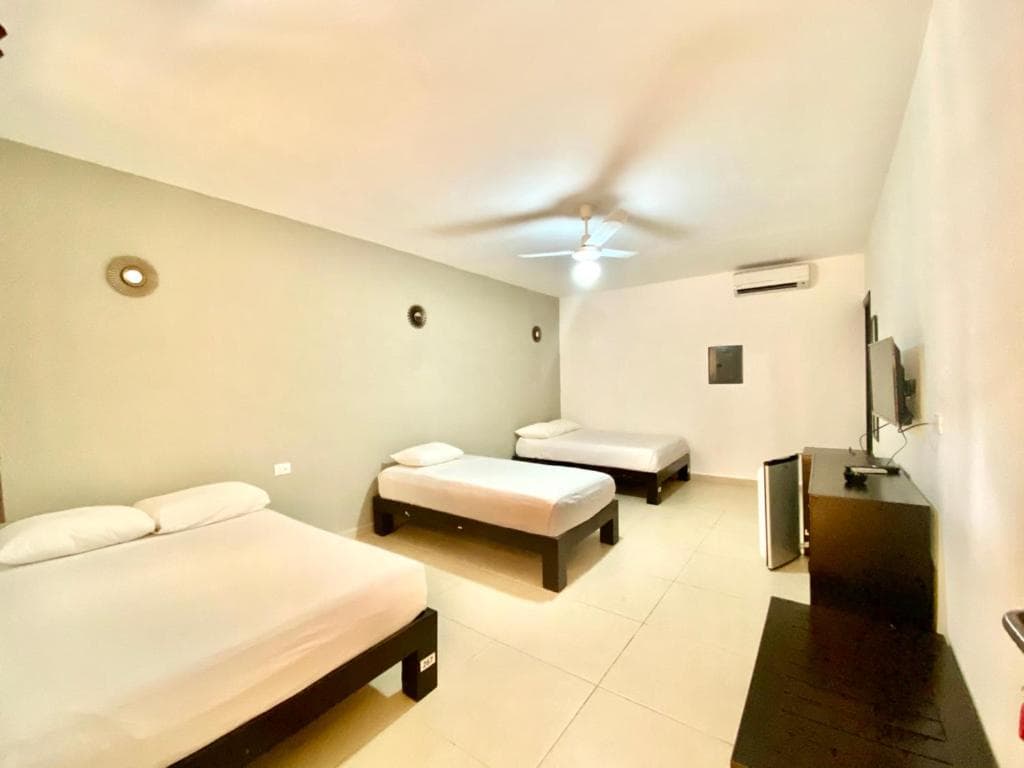 We Playa Hotel-Hostel — 28
