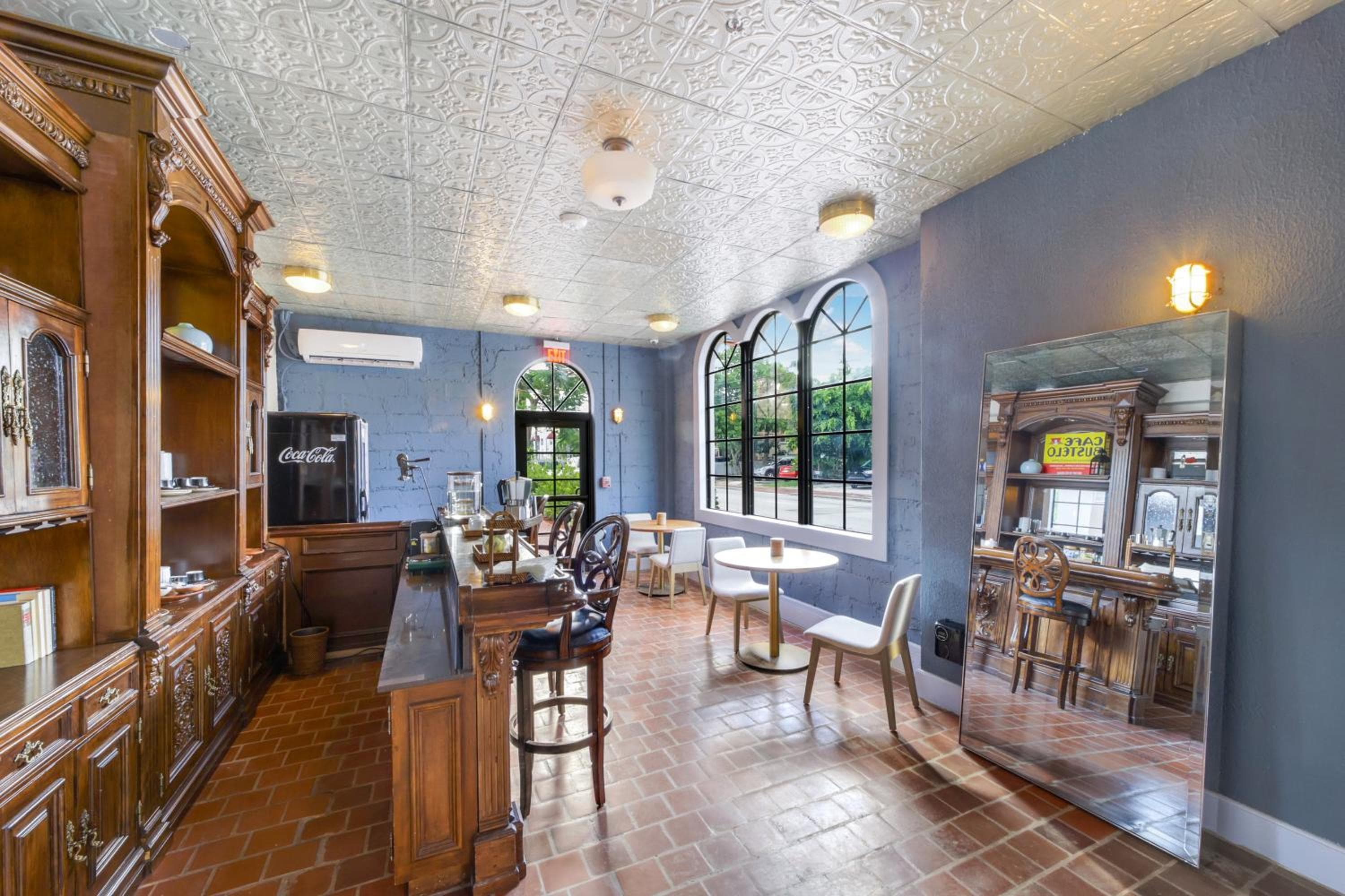 Tower Hotel Little Havana — 17