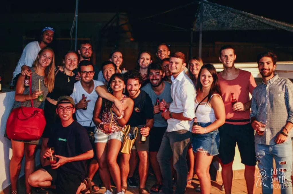 Black Swan Hostel Sevilla — 2