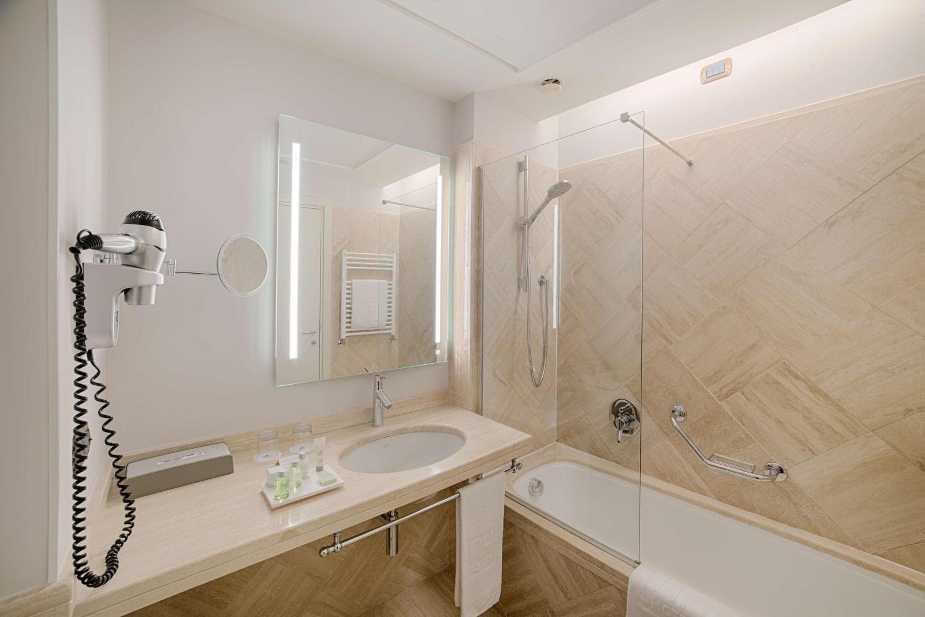 NH Roma Villa Carpegna — 12