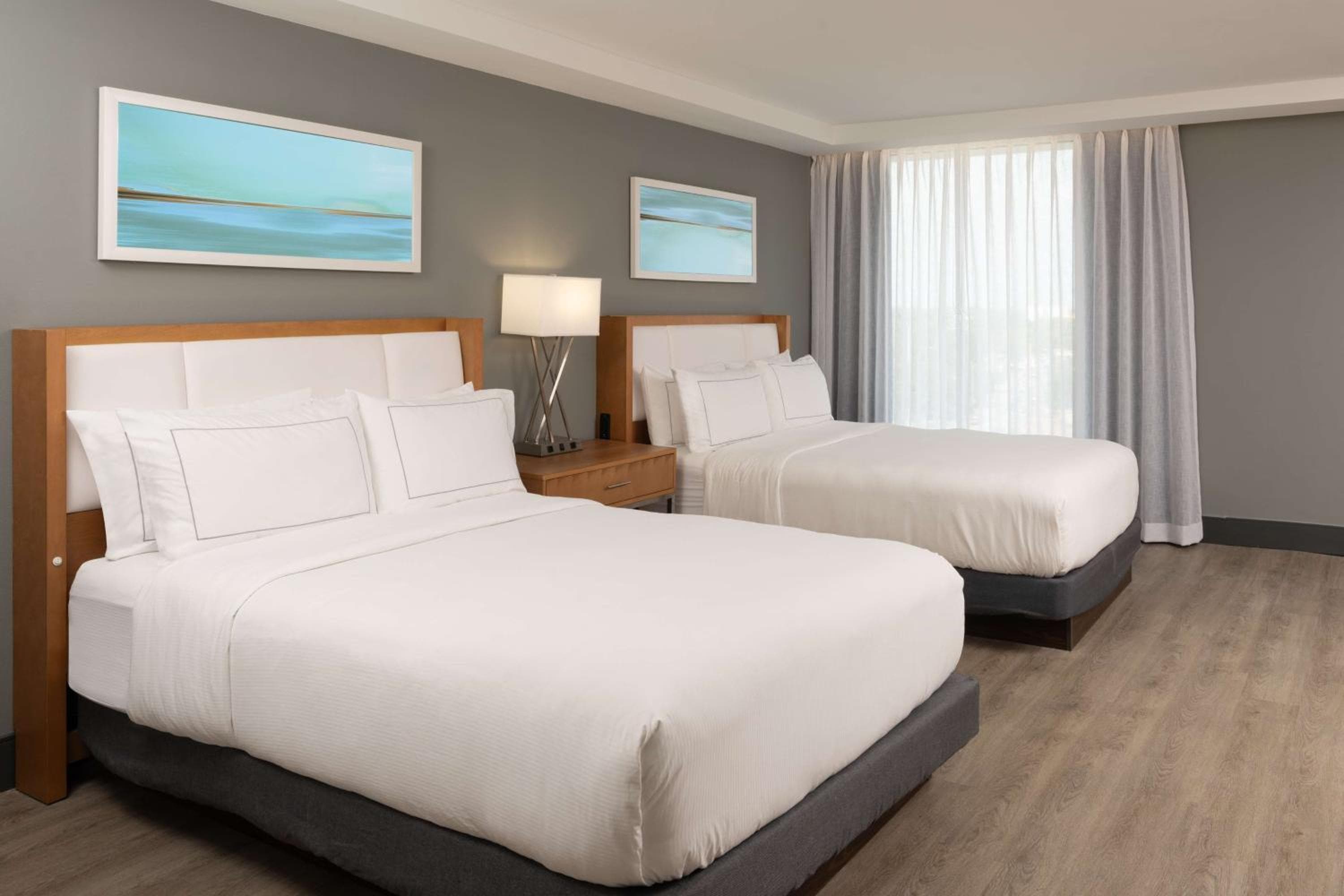 DoubleTree by Hilton Miami North I-95 — 2